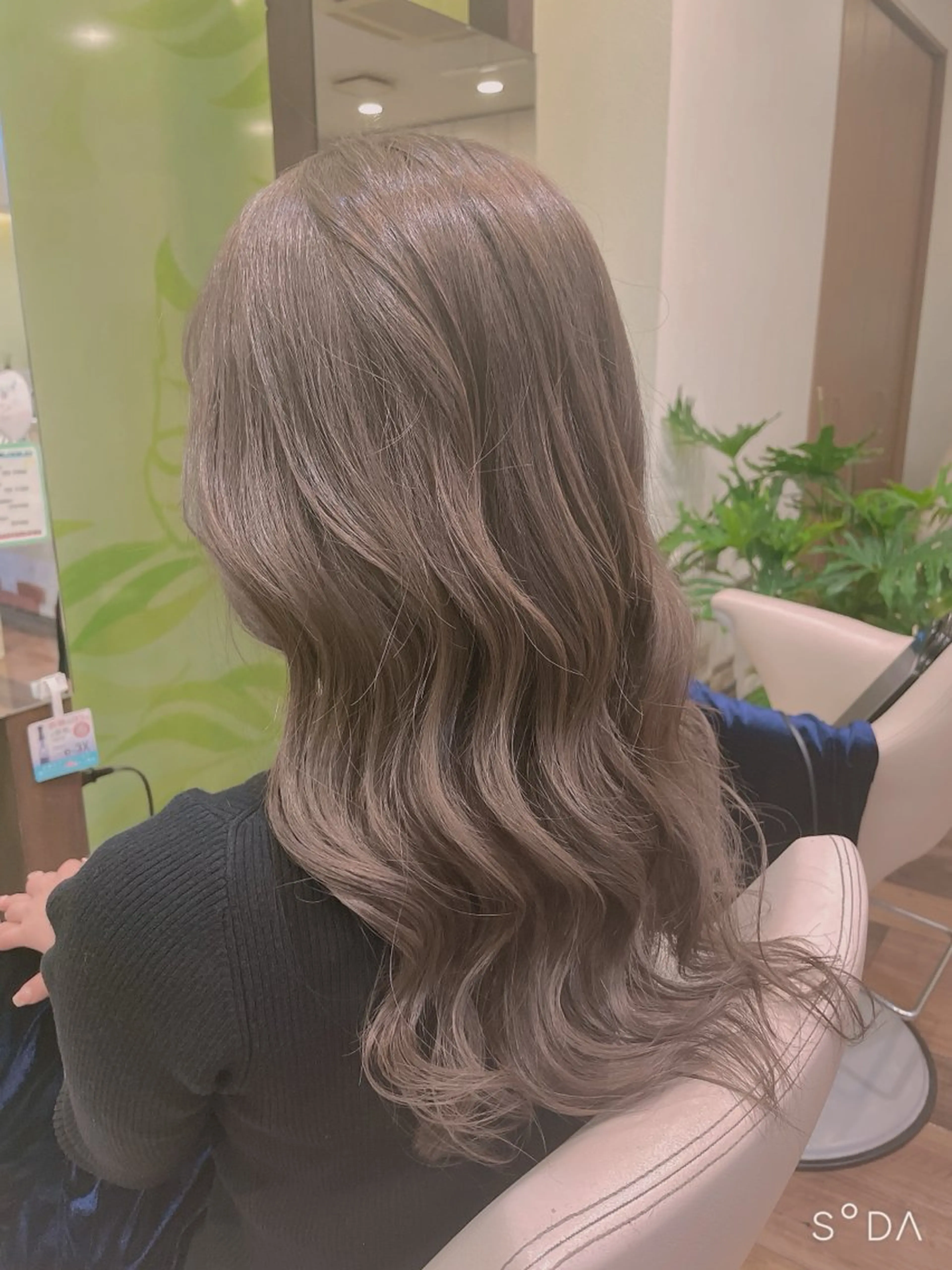 ロング カラー ベージュカラー カット ヘアカラー トリートメント 脇坂 誠也のヘアスタイル