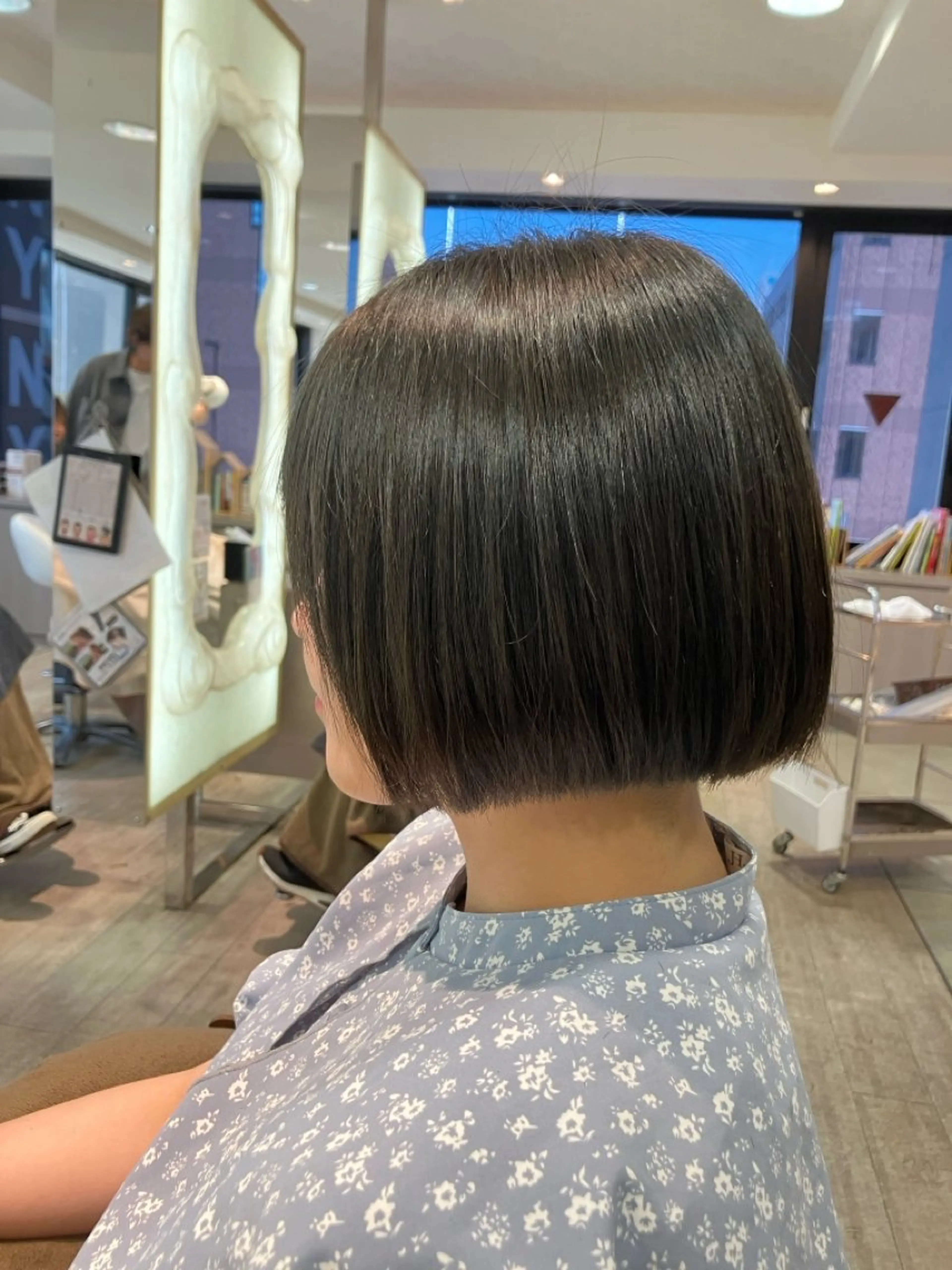 ミディアム レイヤー/ブリ ーチ/ 岡本美優のヘアスタイル