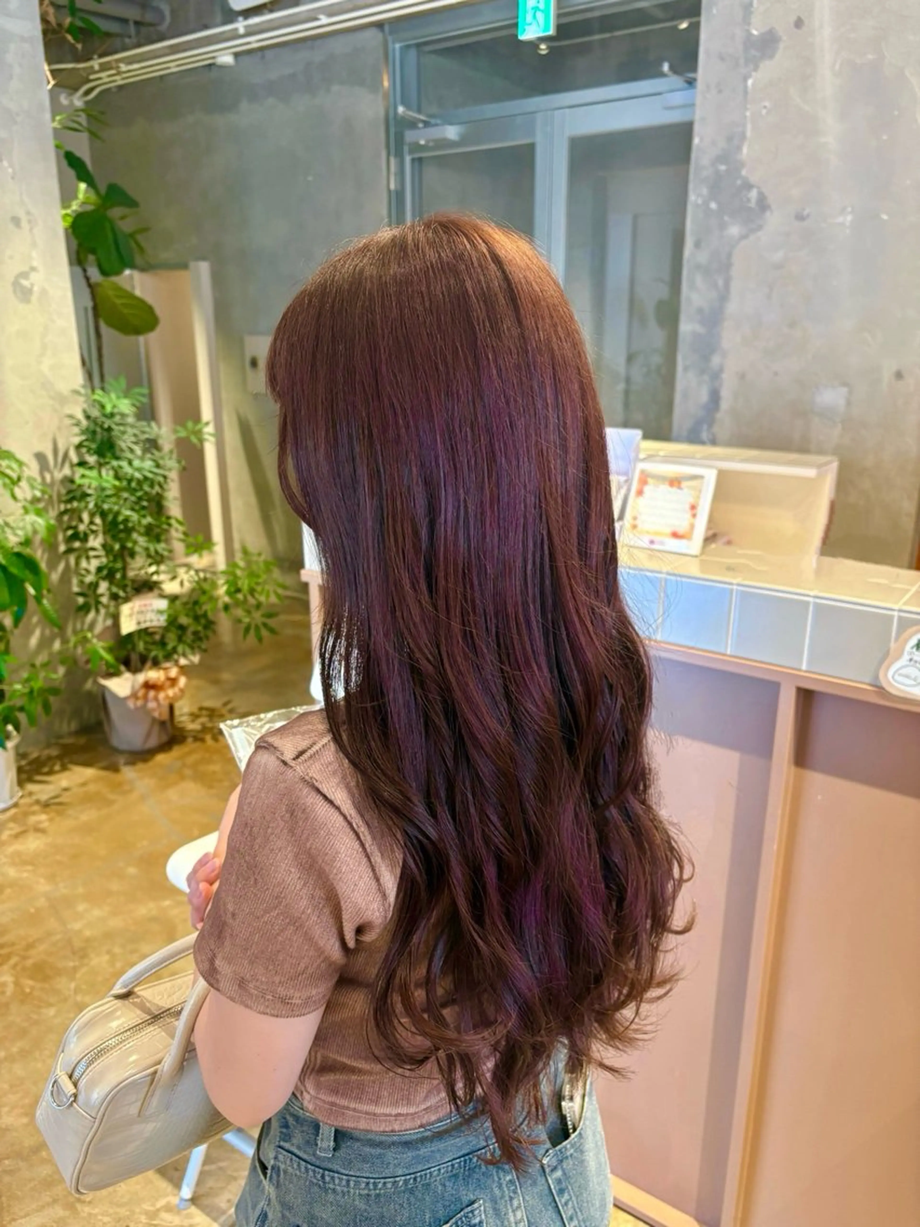 ロング カラー ピンクカラー カット ヘアカラー 秋吉 結愛のヘアスタイル