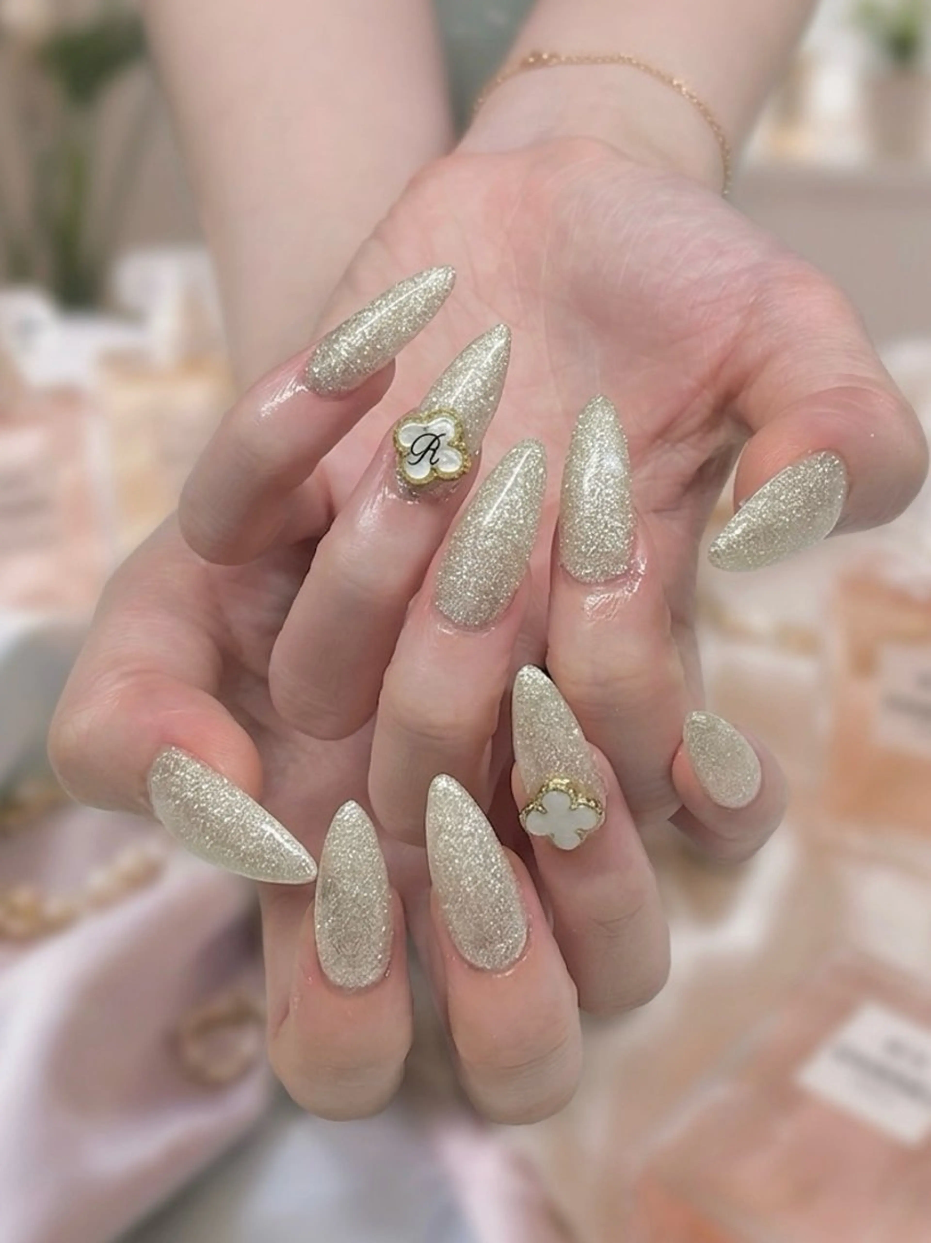 ネイル キラキラネイル ラメ(グリッター) スカルプネイル ワンホンネイル ハンドネイル TUNEHA堂 (チュネハドウ)のネイルデザイン