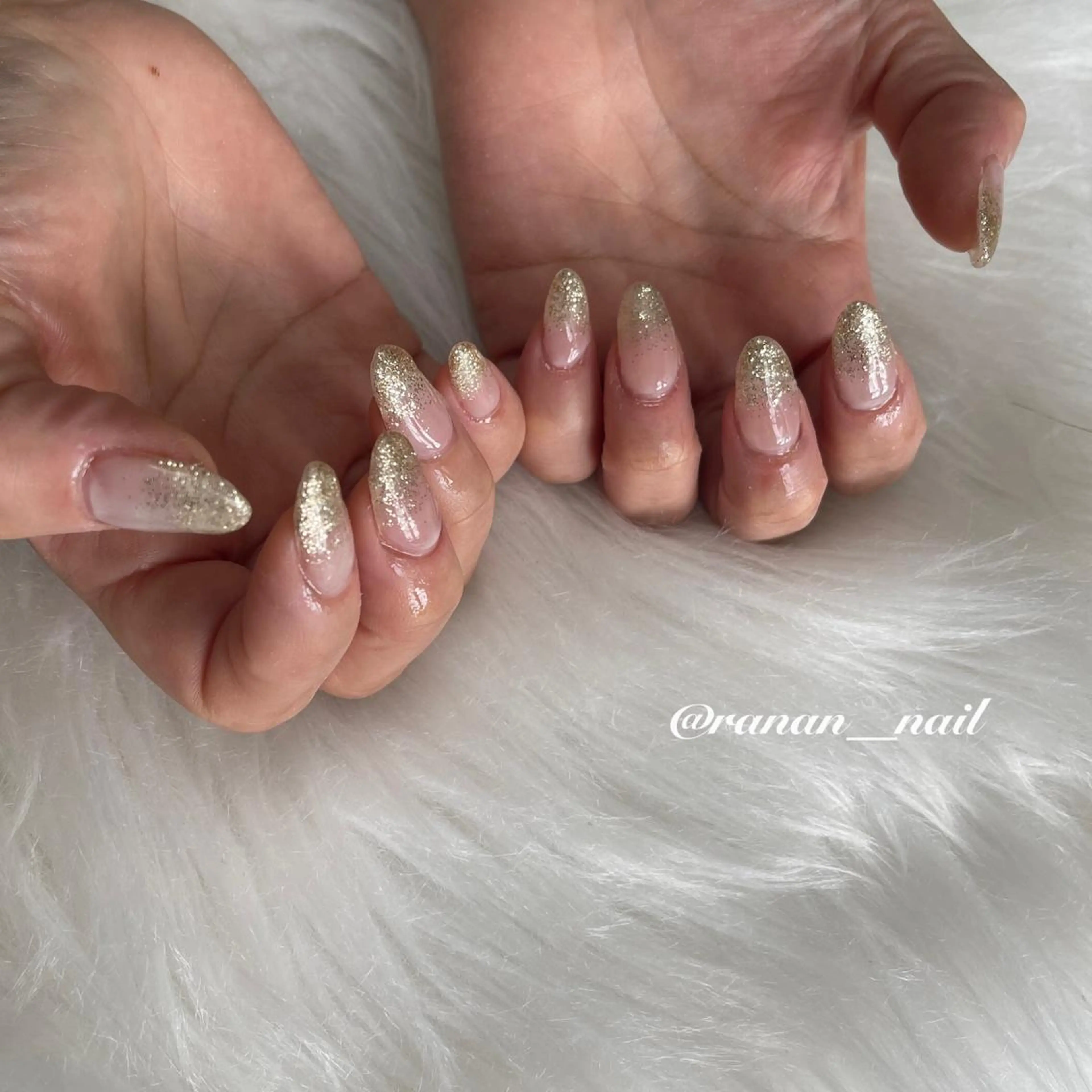 ネイル ラメ(グリッター) ラメグラデーション 𝓇𝒶𝓃𝒶𝓃 𝓃𝒶𝒾𝓁のネイルデザイン