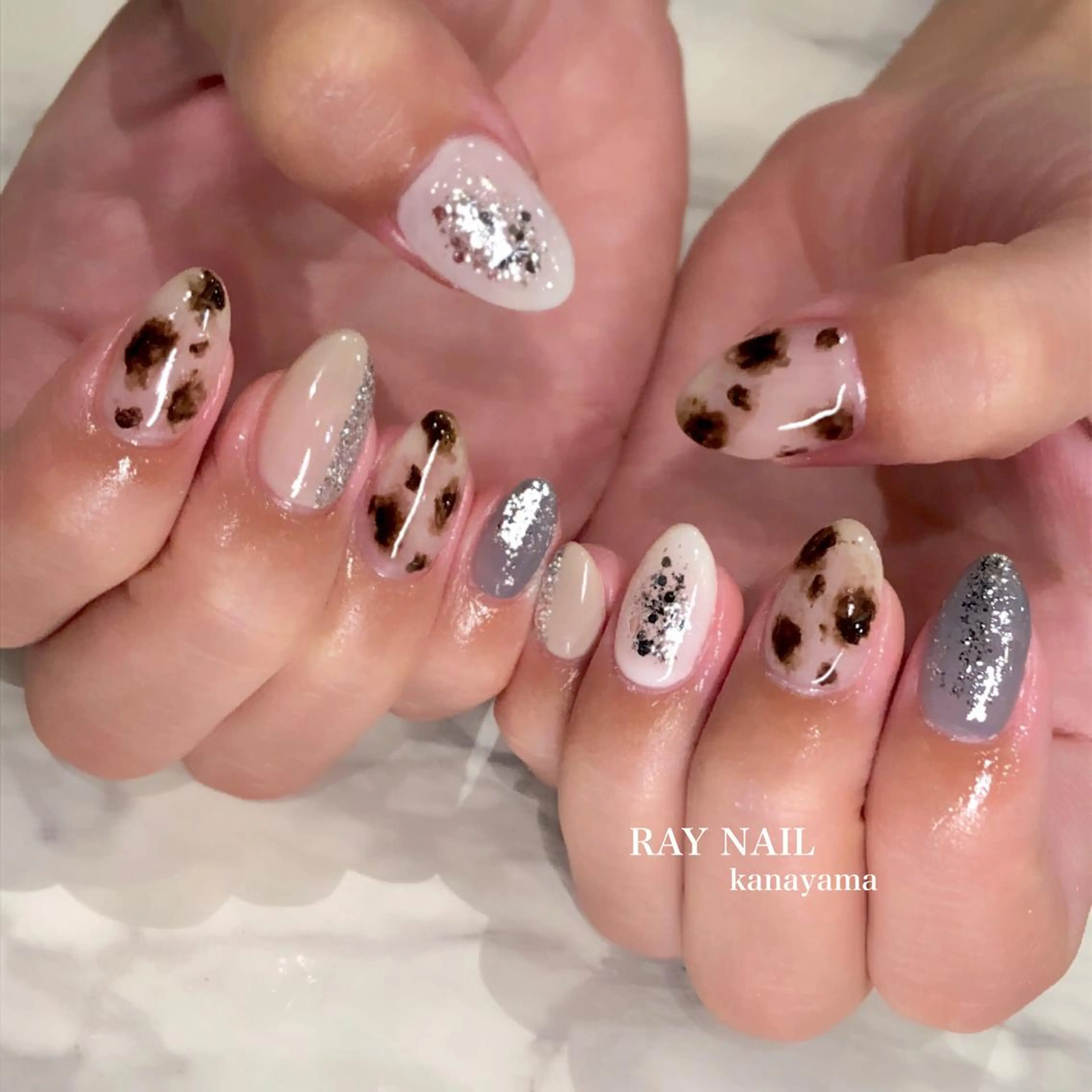 ネイル アニマル柄 ニュアンスネイル Arowa 伊田のネイルデザイン