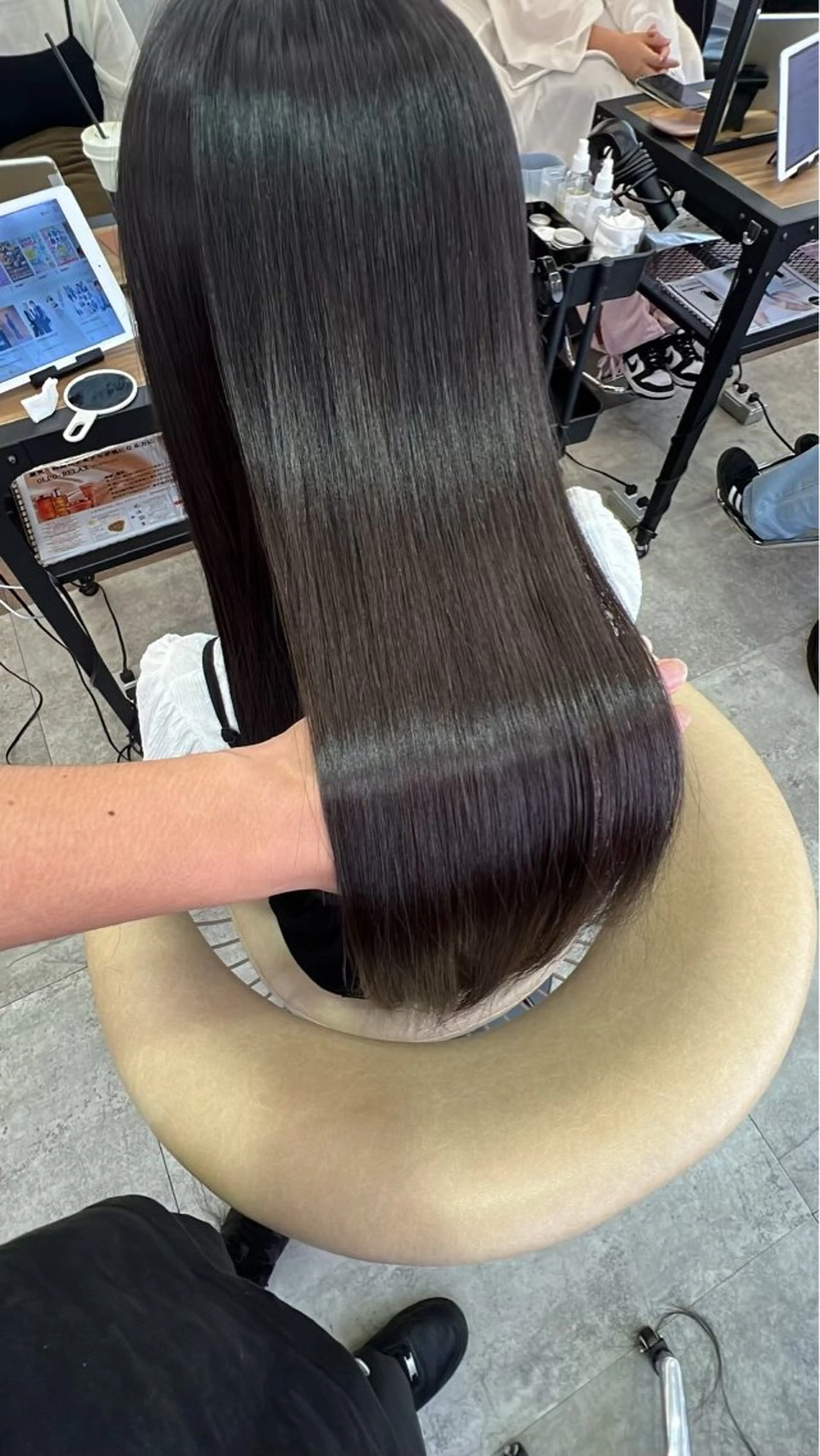 ロング 麻生 愛衣のヘアスタイル