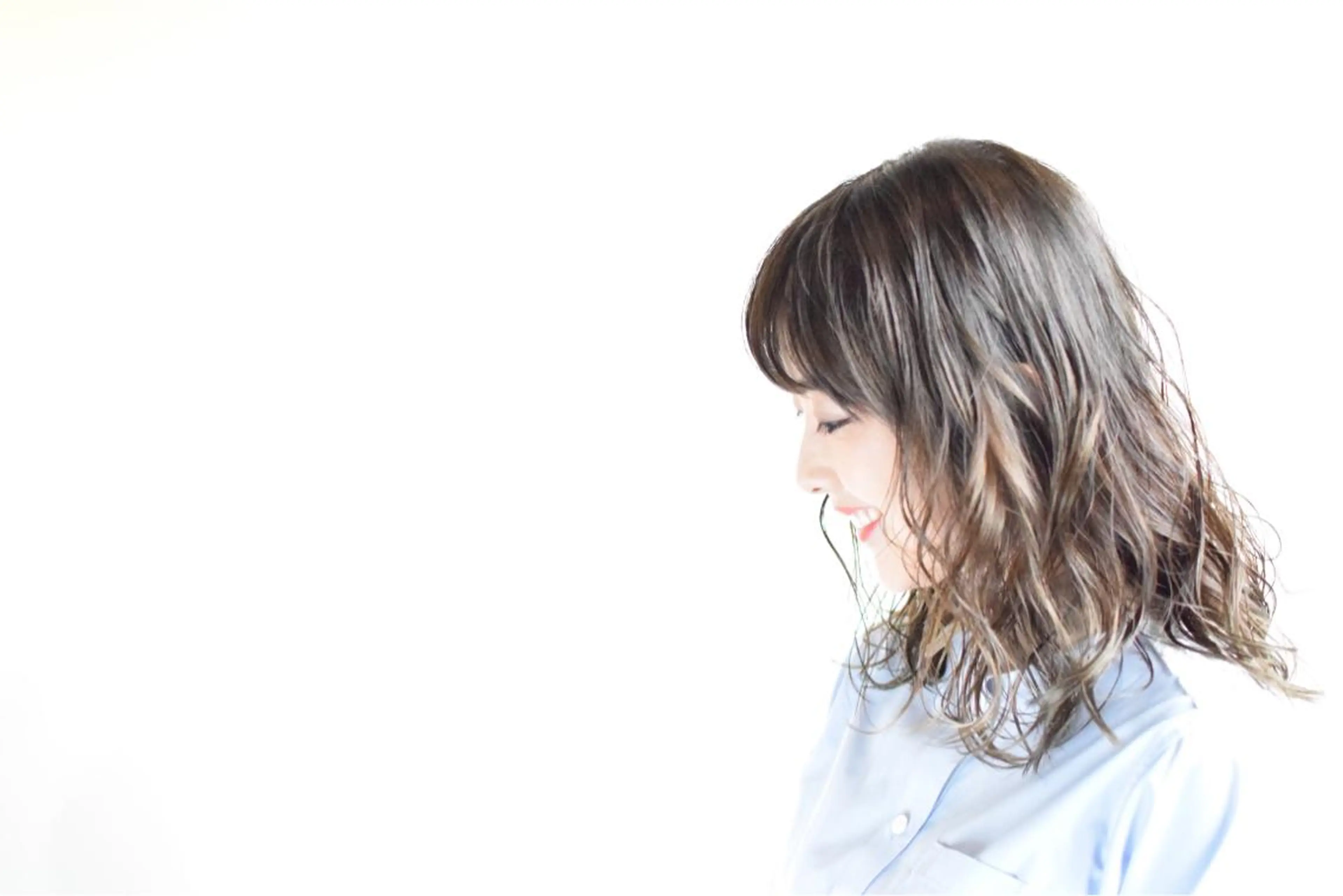 ミディアム セミロング ロング カラー パーマ ヘアアレンジ バレイヤージュ グラデーションカラー 外国人風カラー レイヤーカット 今泉 直裕ショートボブの匠のヘアスタイル