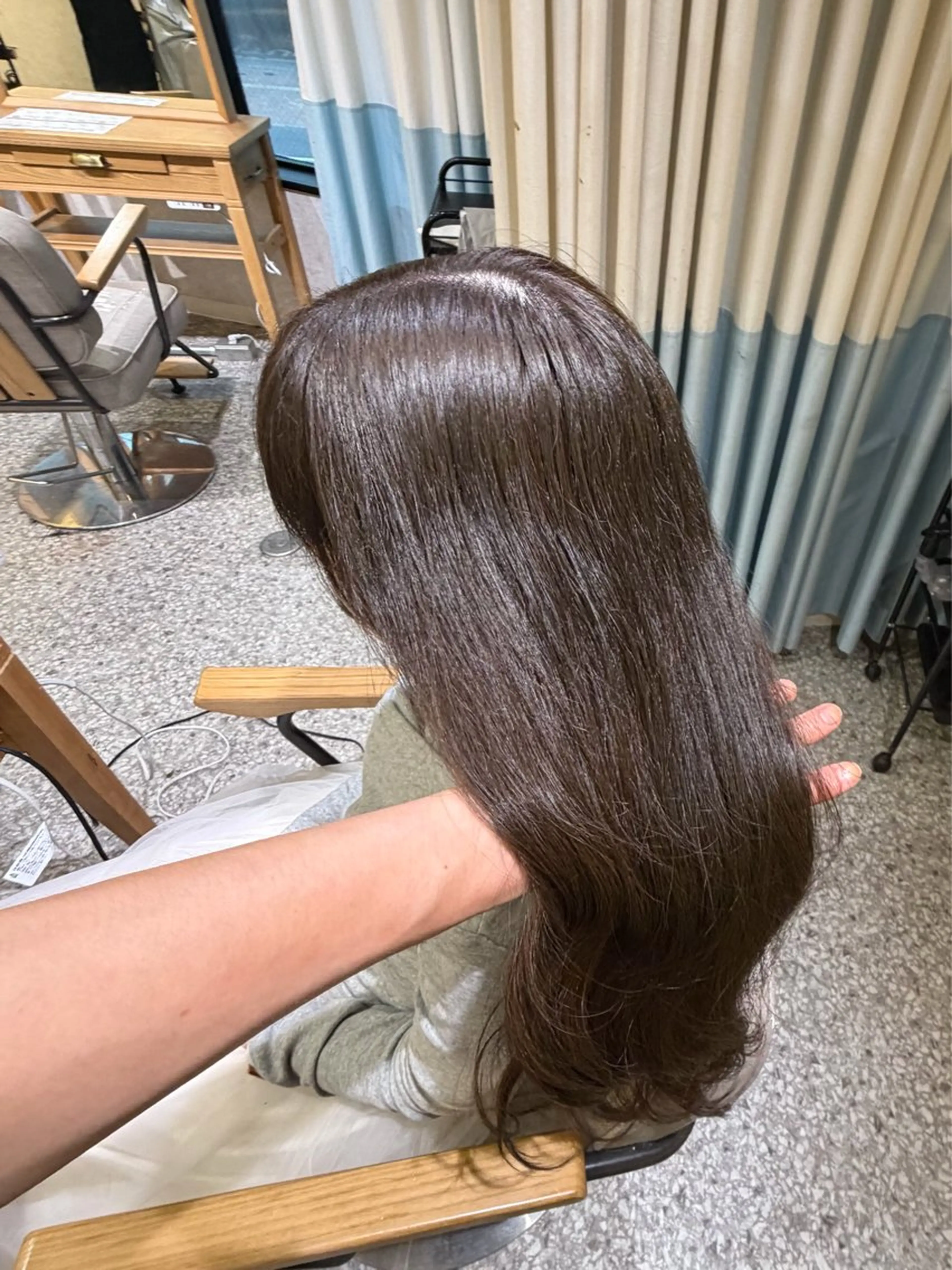 ロング カラー 吉良祐樹 艶カラー／縮毛矯正のヘアスタイル