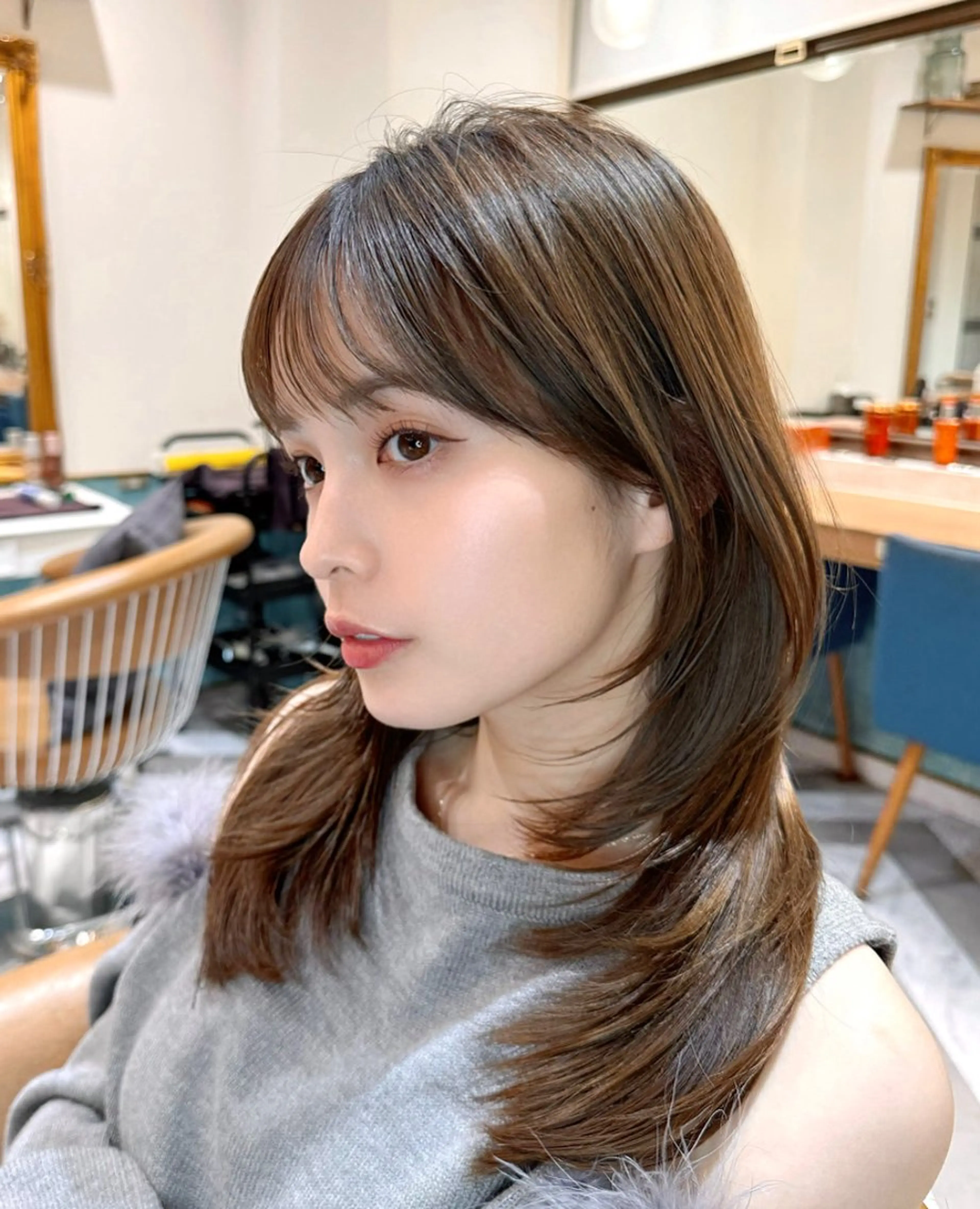 ミディアム カラー カット ヘアカラー トリートメント レイヤーカット /透明感カラー西田のヘアスタイル