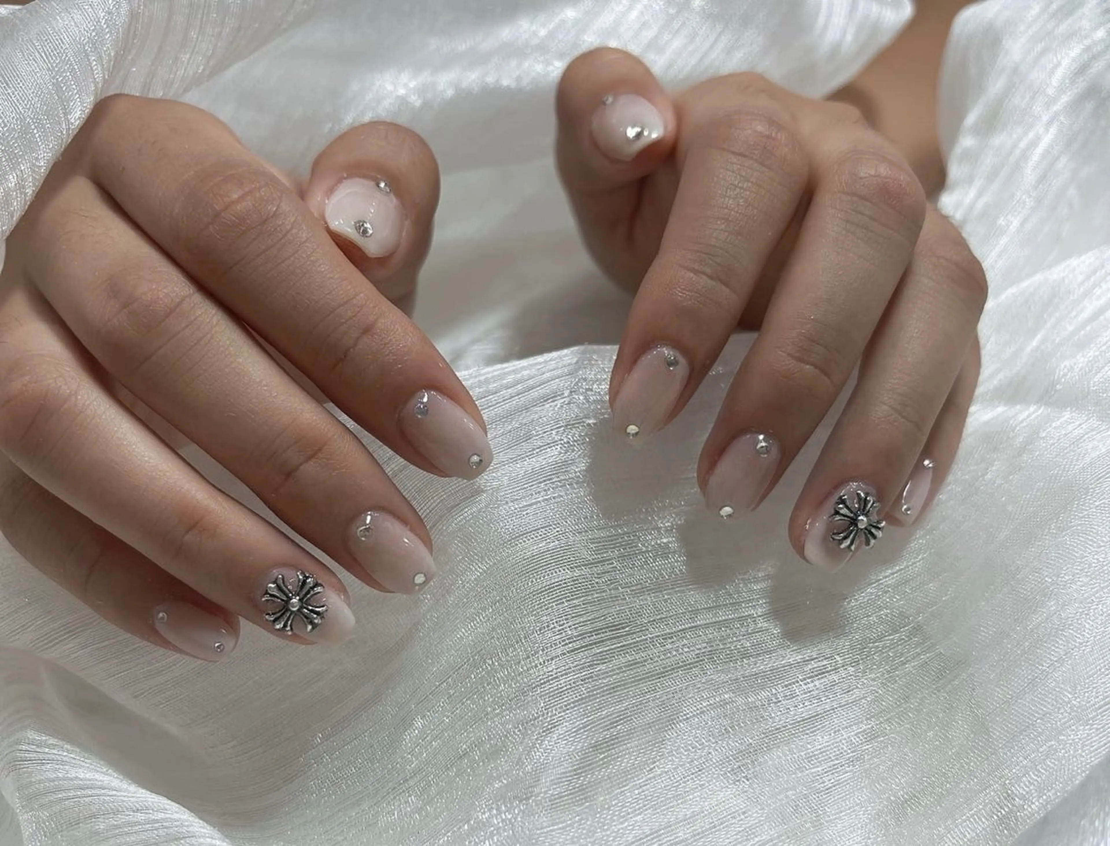 ネイル &ME ネイルサロンのネイルデザイン