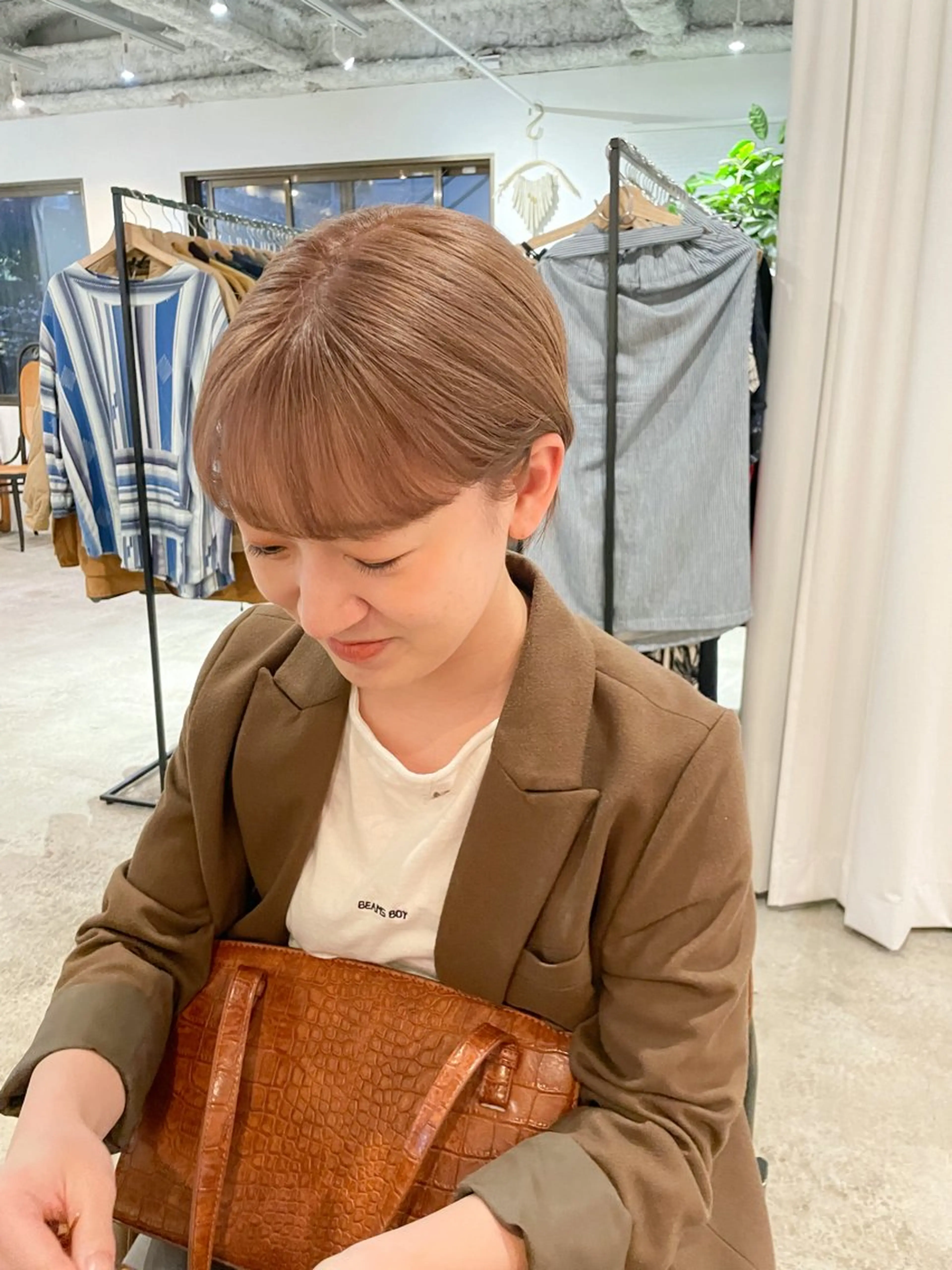 ショート カラー ベージュカラー ブリーチ ショートヘア ワイドバング カット ヘアカラー Takuma Suzuki中目黒のヘアスタイル