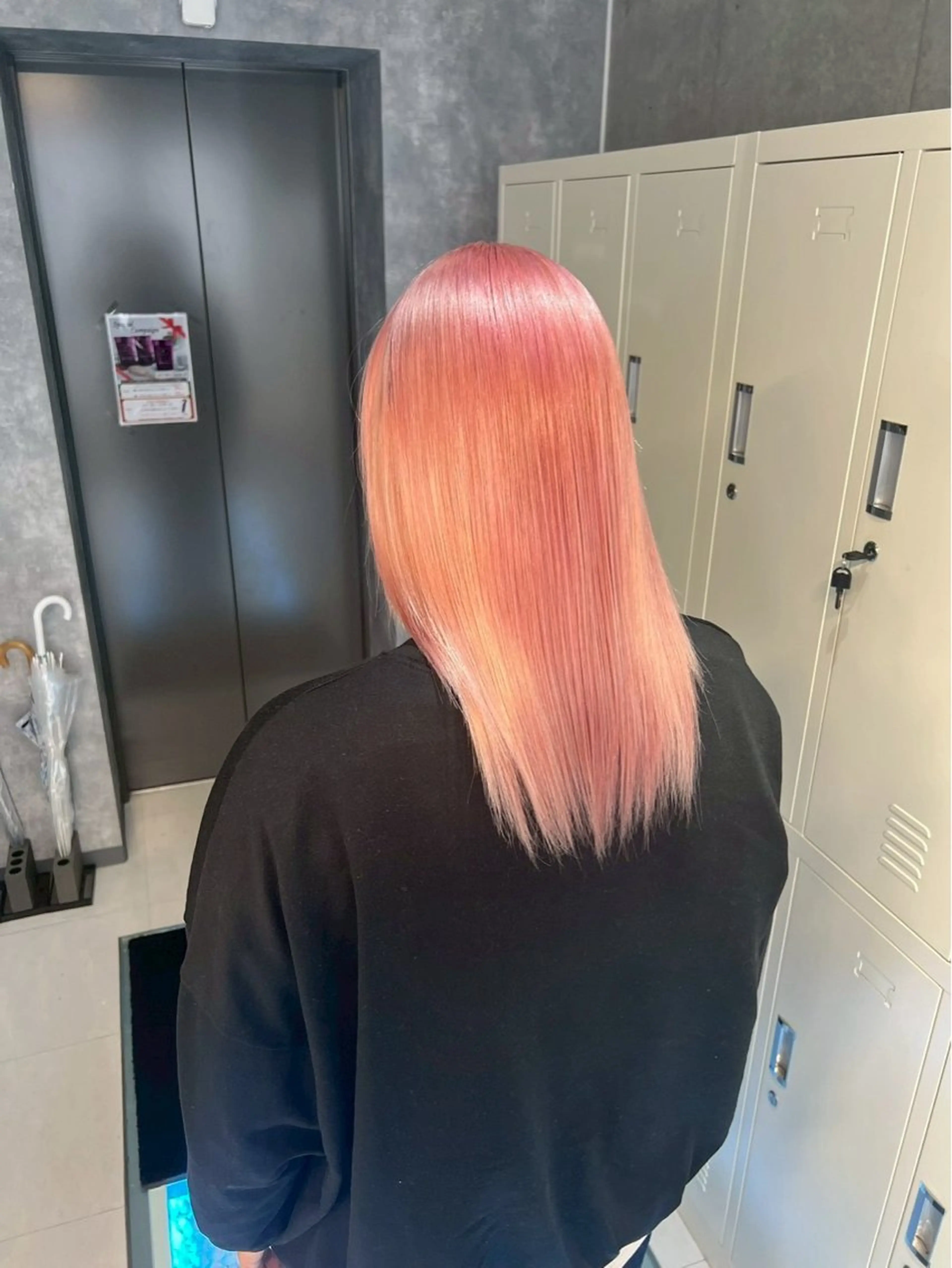 セミロング カラー 🌈推し活ハイトーン 💫荒川結星のヘアスタイル