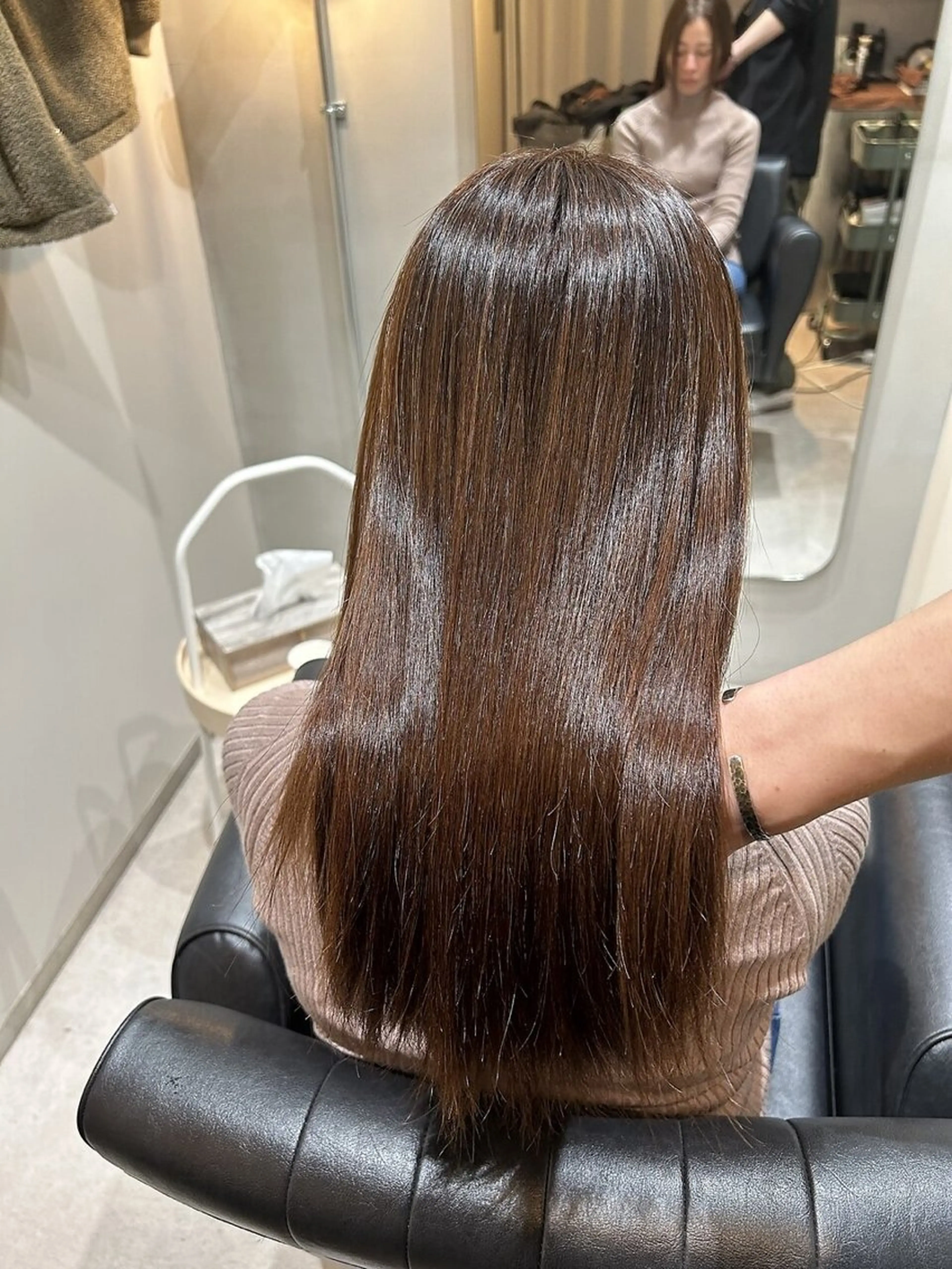 ロング カラー パーマ 大和市の白髪ぼかし 職人￤柳川拓哉のヘアスタイル