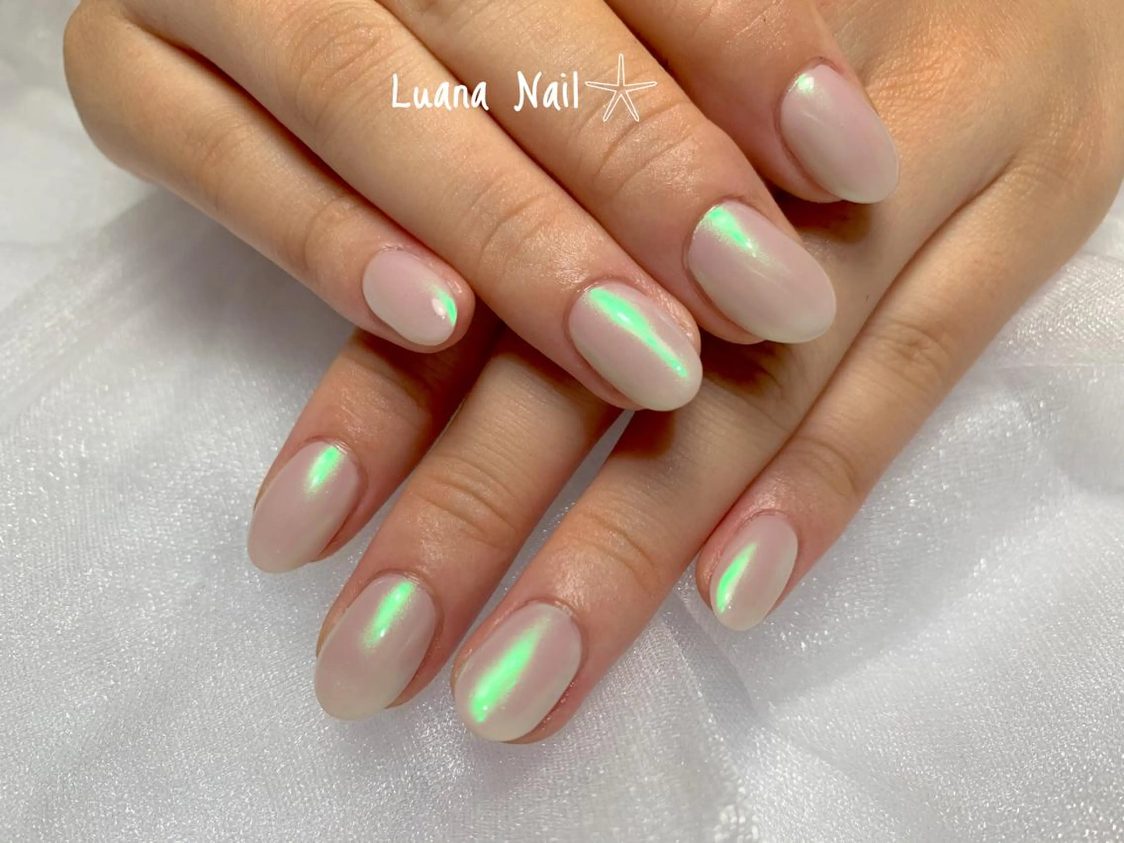 ネイル オーロラネイル ハンドネイル BeauJu by Luana Nailのネイルデザイン