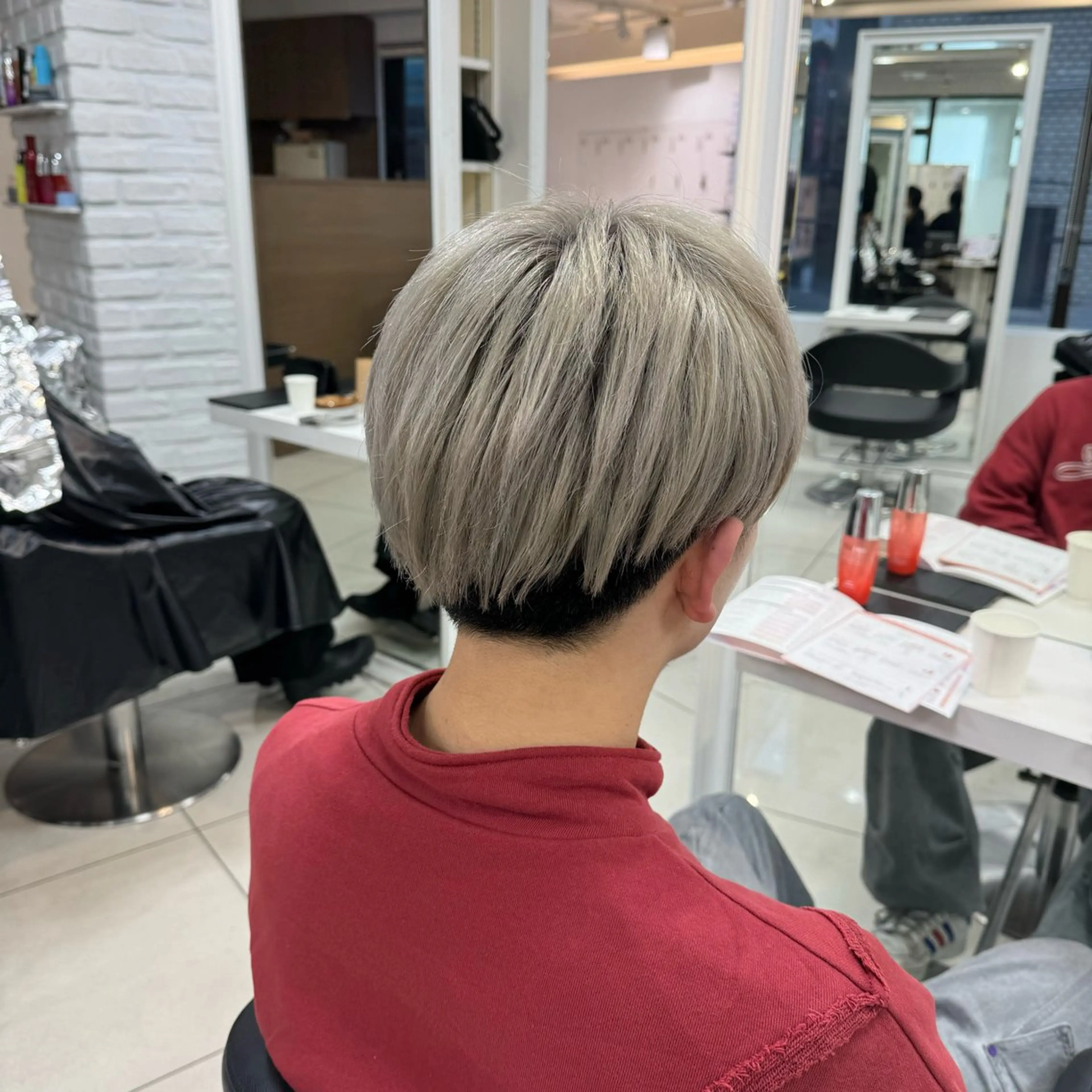 ショート カラー メンズ メンズブリーチ ブリーチ カット ヘアカラー トリートメント 【髪質改善】 kasumi🌷🌷のヘアスタイル