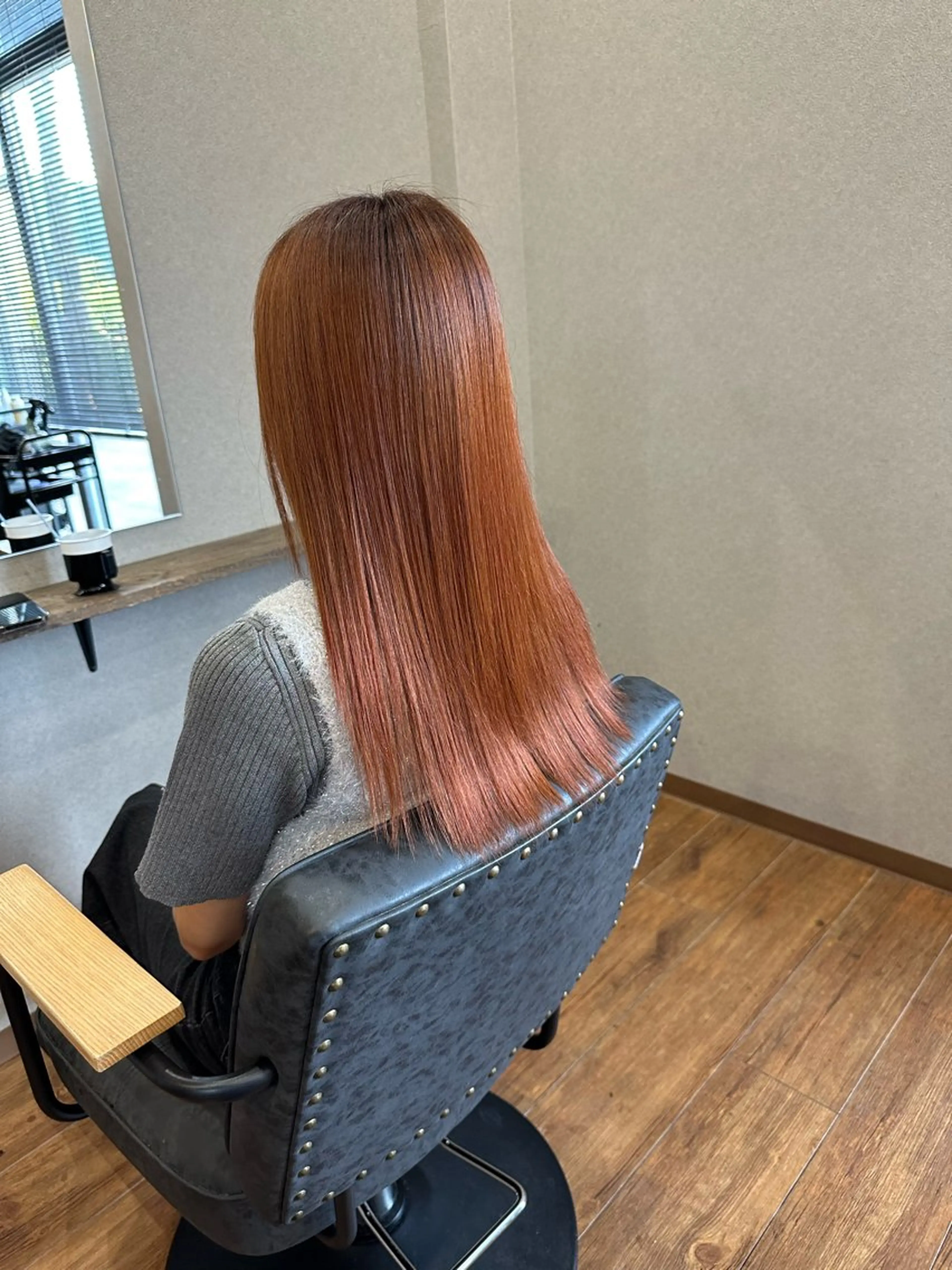 ロング カラー ブラウンカラー オレンジ オレンジブラウン ヘアカラー トリートメント 鵜飼 真伍のヘアスタイル