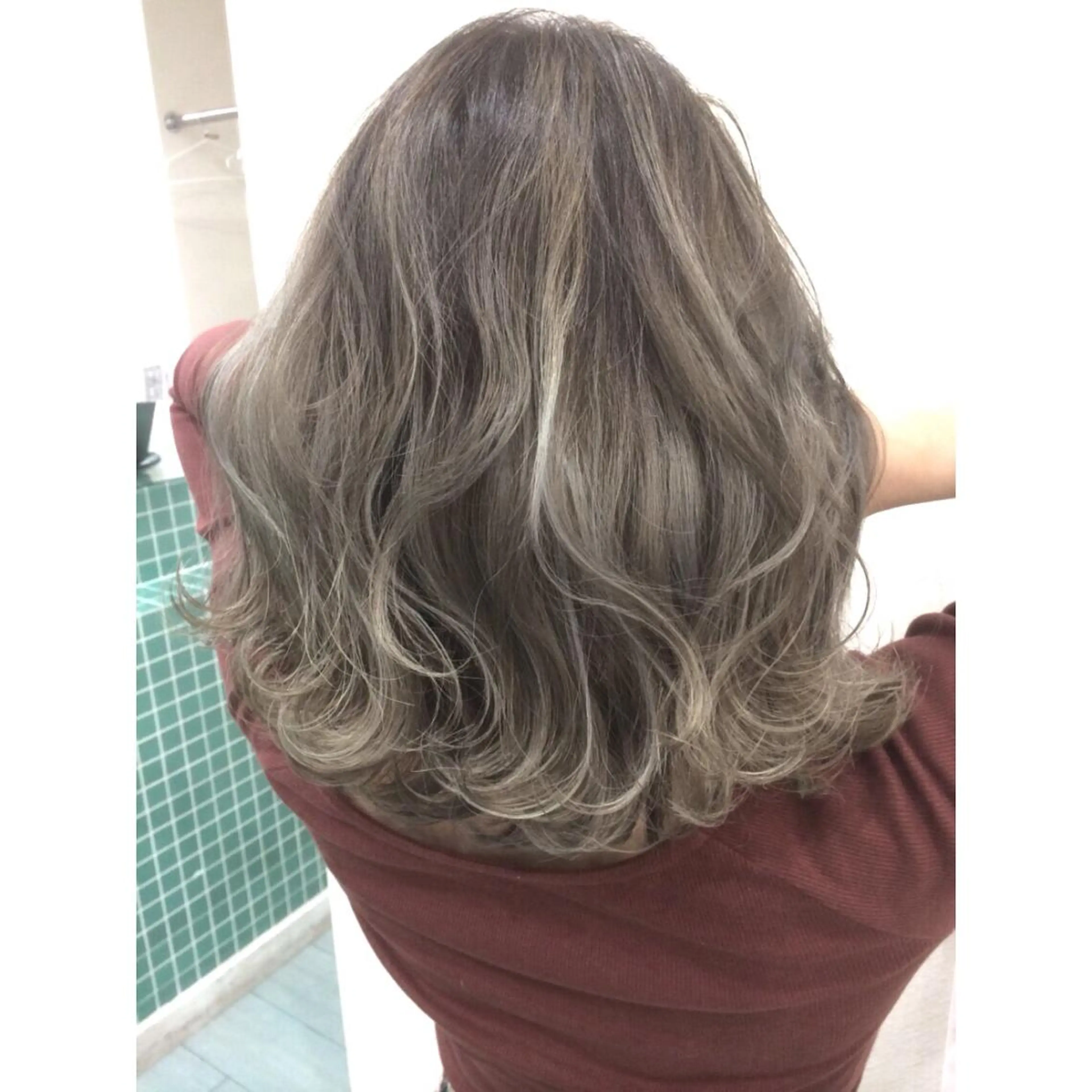 ミディアム カラー ヘアカラー トリートメント 井上 一平のヘアスタイル