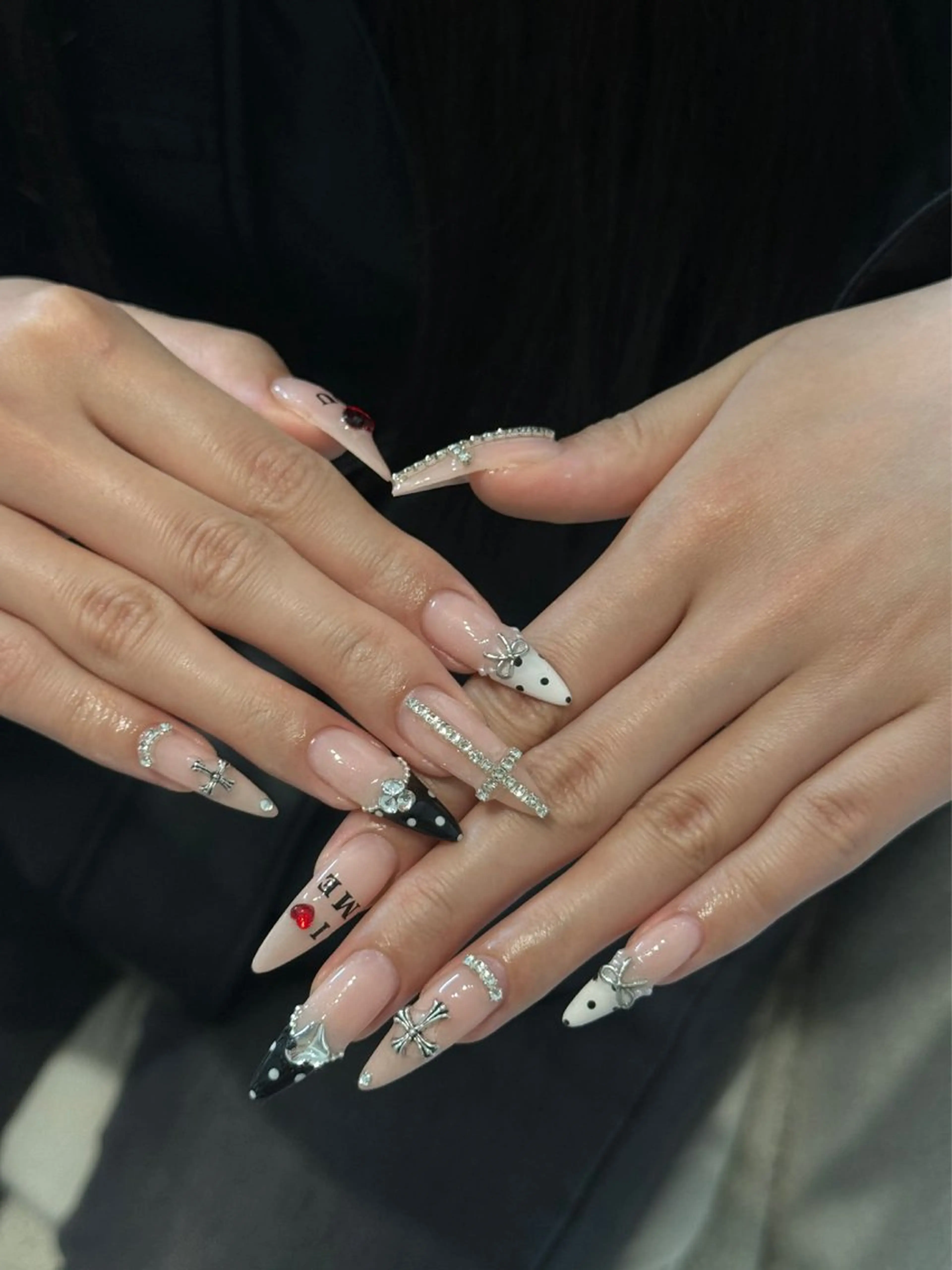 ネイル オーロラネイル ボルドー ブラウン 氷ネイル・うるうるネイル キラキラネイル ハンドネイル Julli ジュリのネイルデザイン