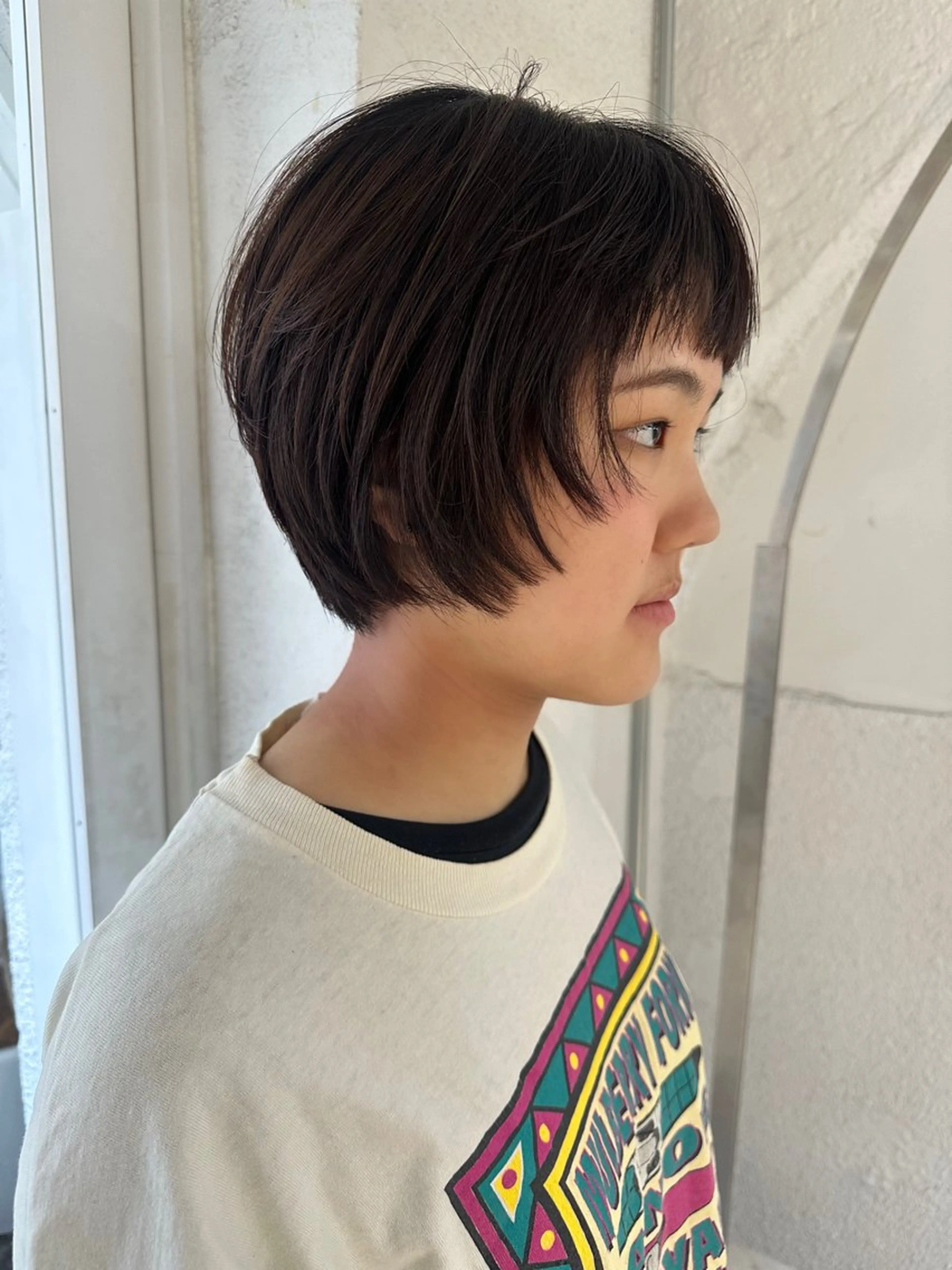 ショート 顔まわりレイヤー 顔周りカット レイヤーカット ショートヘア hen所属・村岡 桃果のヘアスタイル