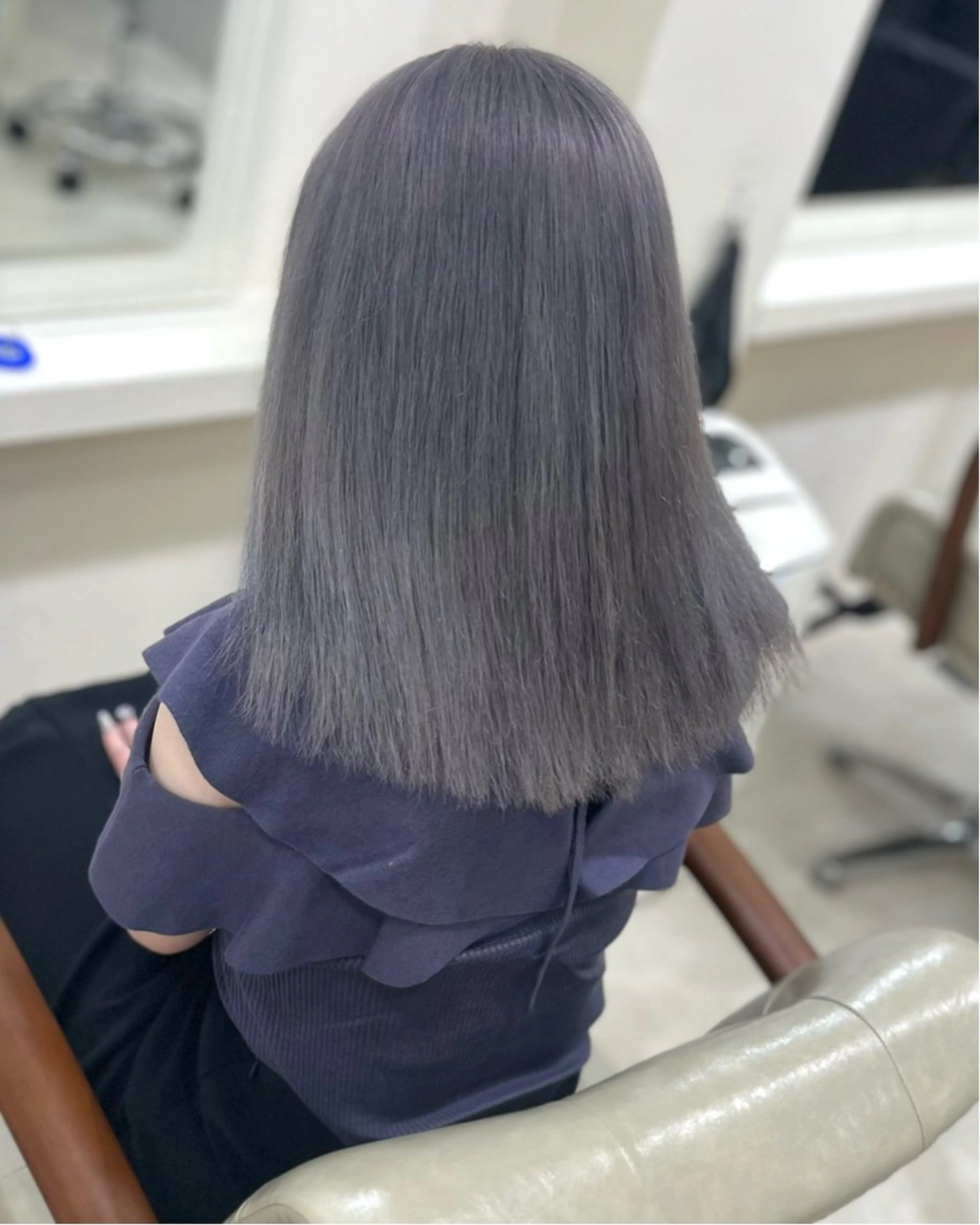 セミロング カラー ブルーカラー シルバー 🩷モテるハイトーン 🩷ブリーチ特化🩷のヘアスタイル