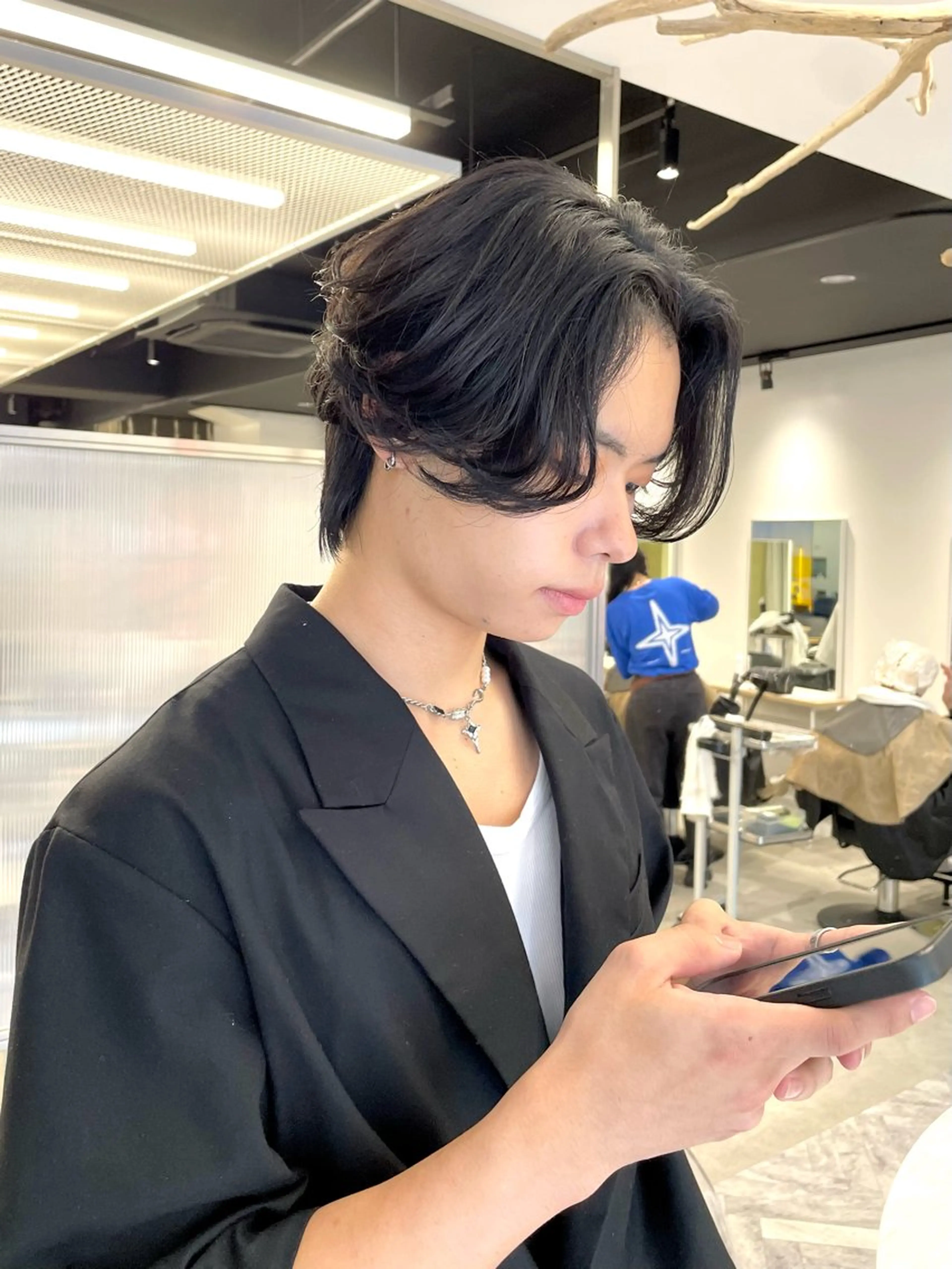 ショート メンズ センターパート フェザーパーマ カルマパーマ メンズパーマ カット フェザーショート⚡️ REONのヘアスタイル