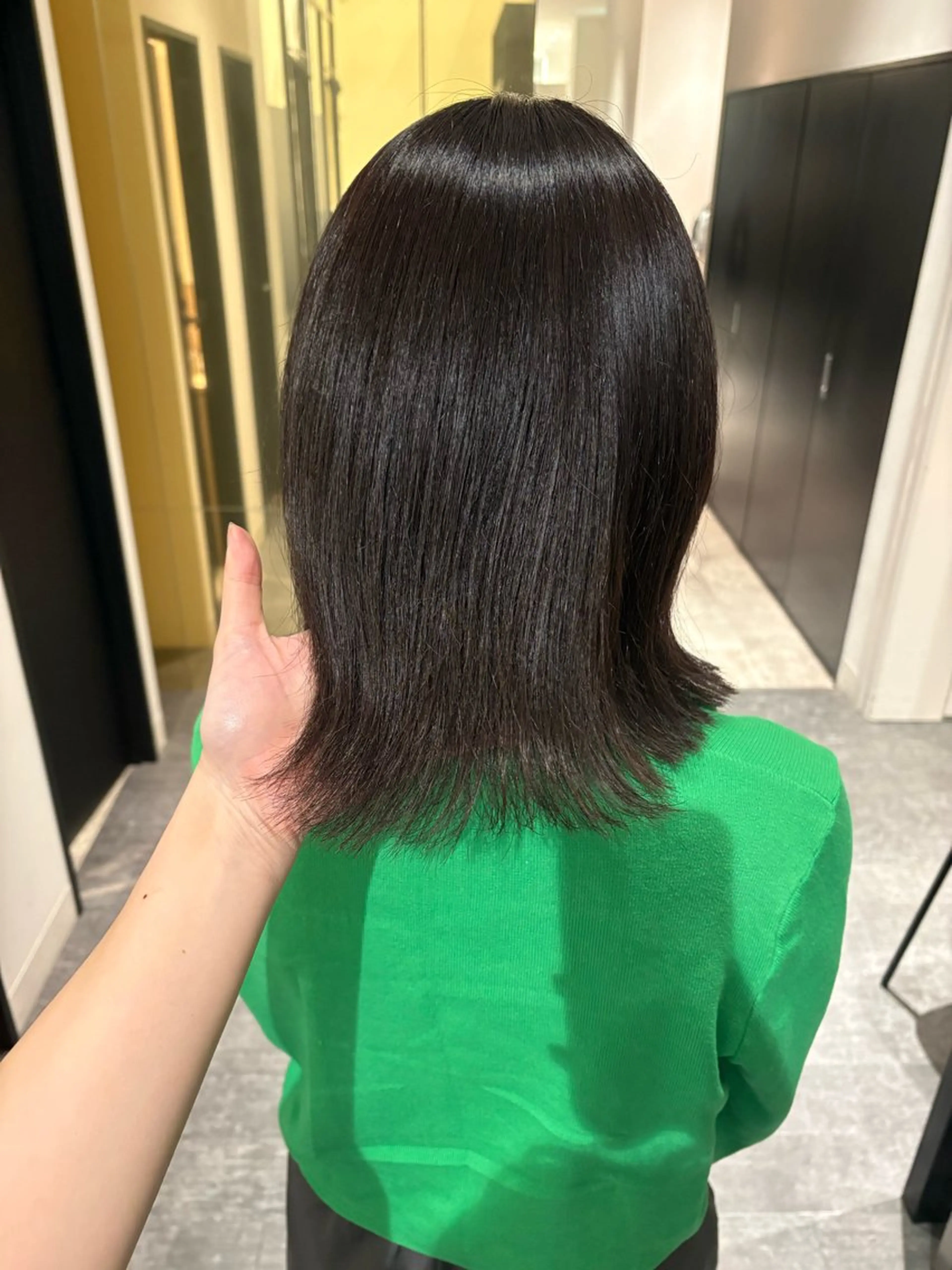 ミディアム カラー 透明感カラー グレージュ ヘアカラー mao | 柔らか艶カラー🫧のヘアスタイル