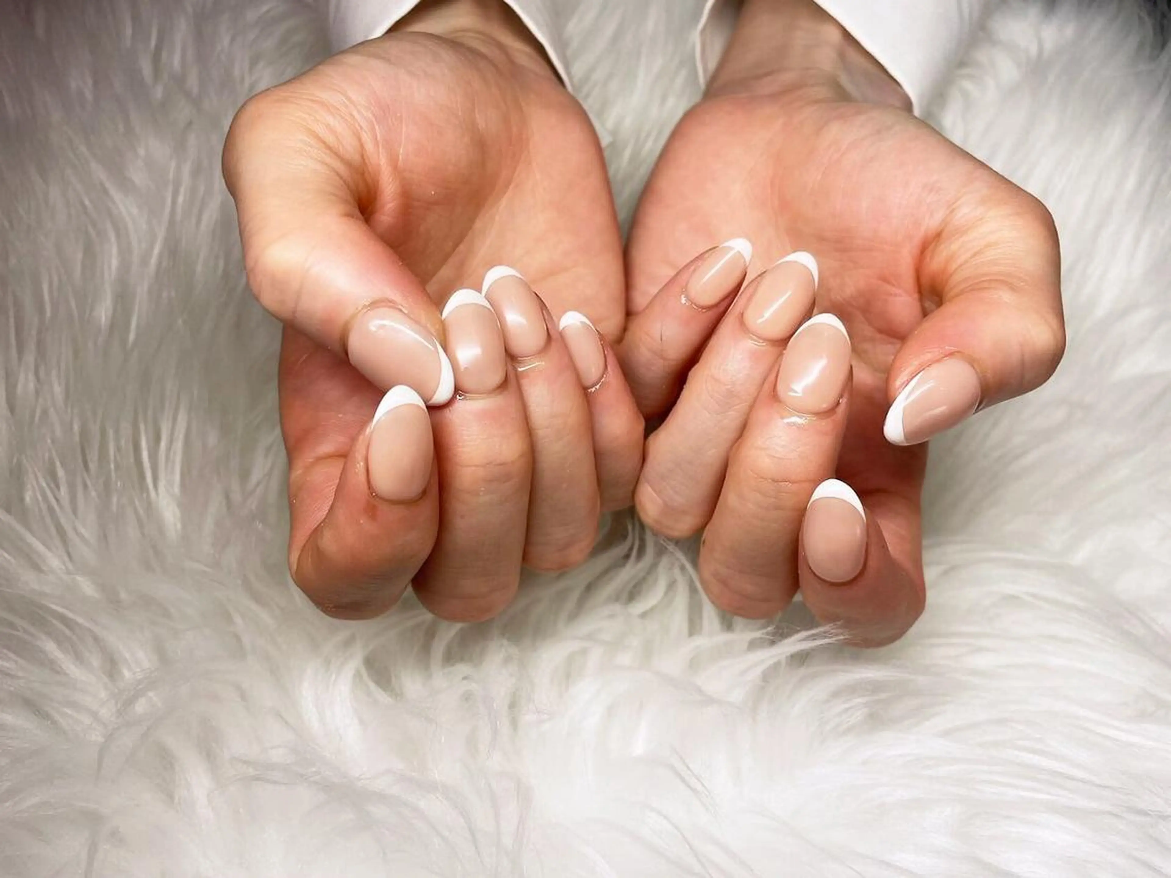 ⭐︎ジェル⭐︎フレンチ/カラグラ　何色でも可☆の写真