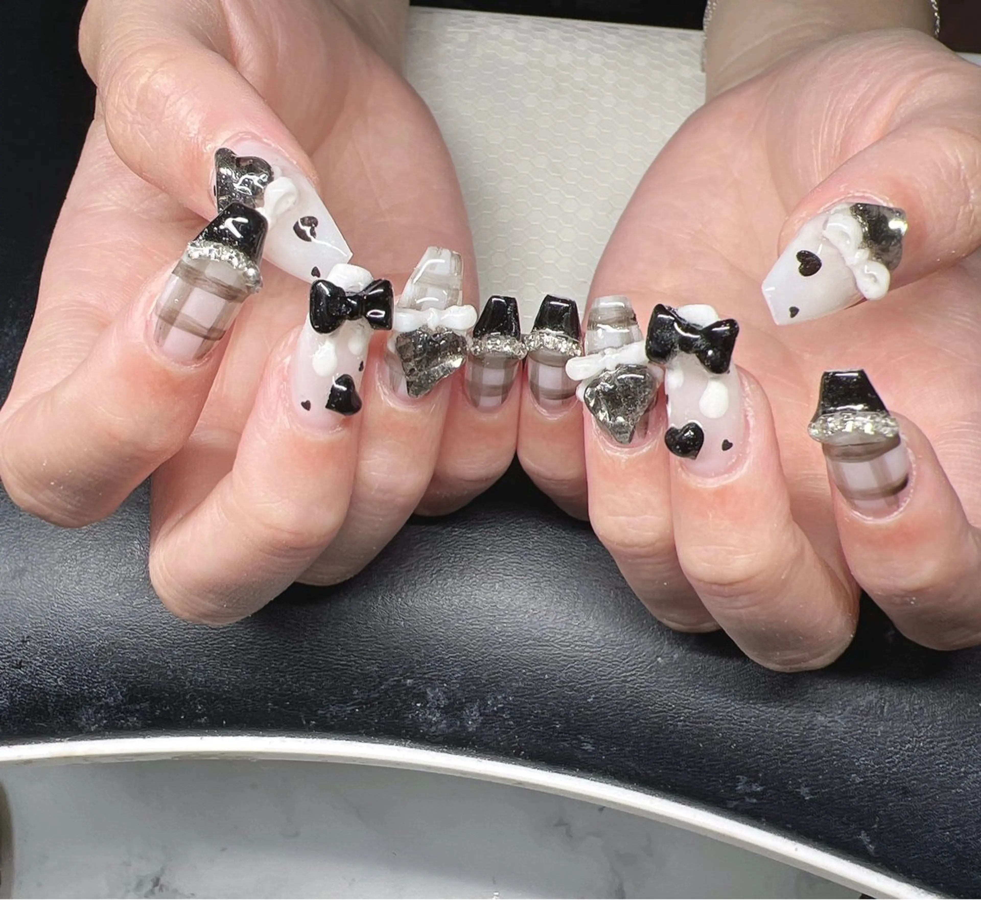 ネイル 長さ出し グラデーション 卒業式 キラキラネイル マグネットネイル ハンドネイル Lee Nailsのネイルデザイン