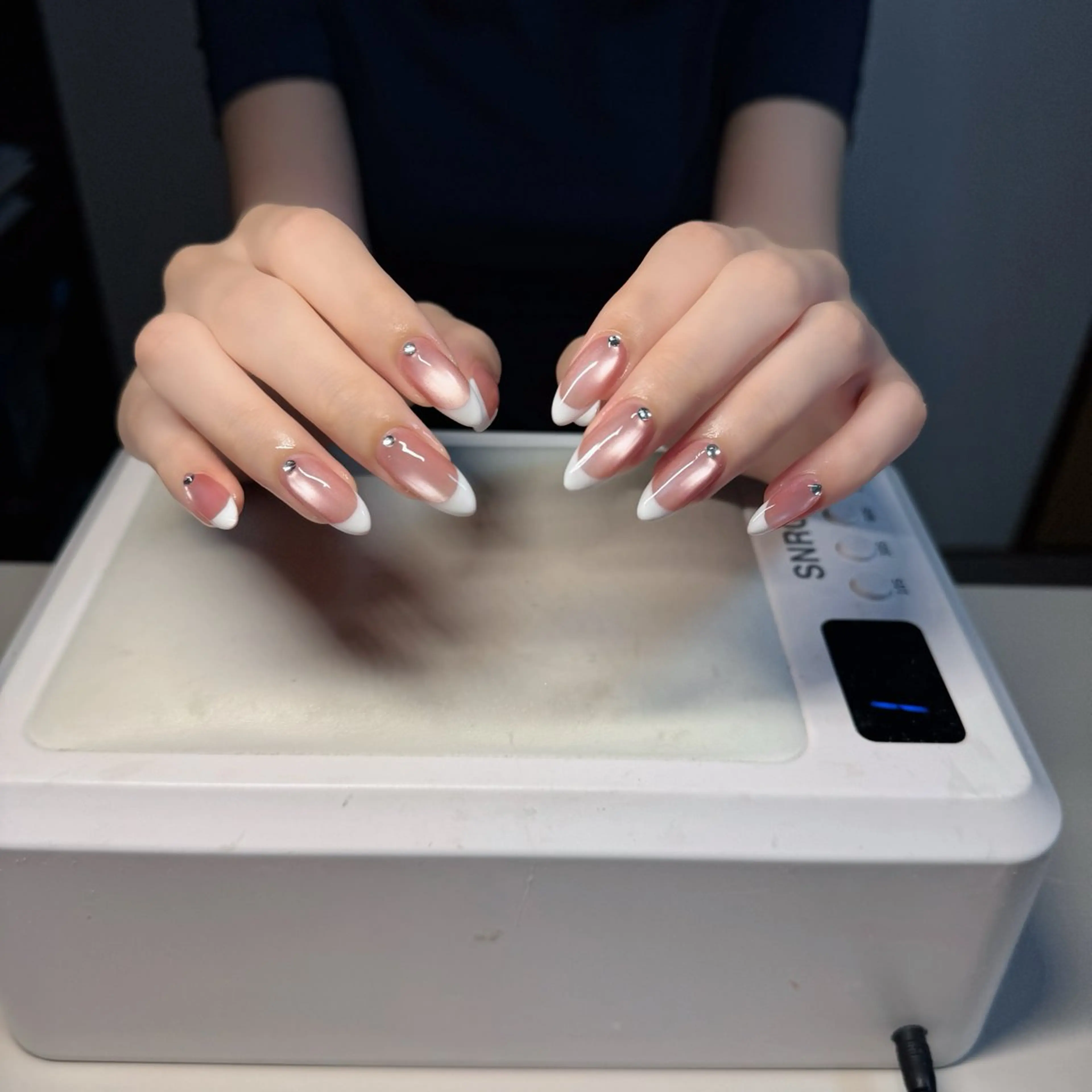 ネイル チークネイル フレンチネイル グラデーション 韓国ネイル マグネットネイル Hana Nailのネイルデザイン