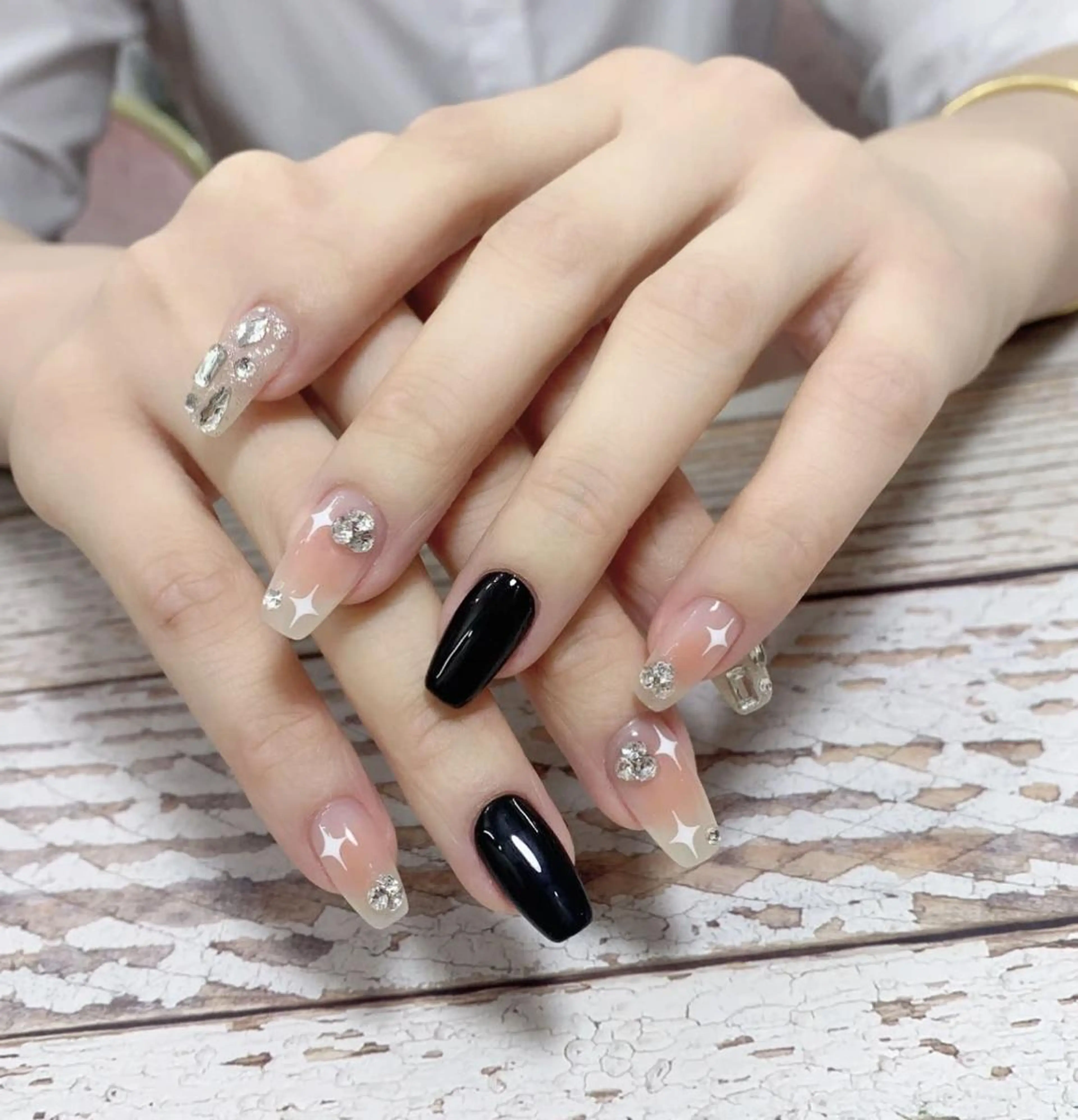 ネイル Queens テイのネイルデザイン