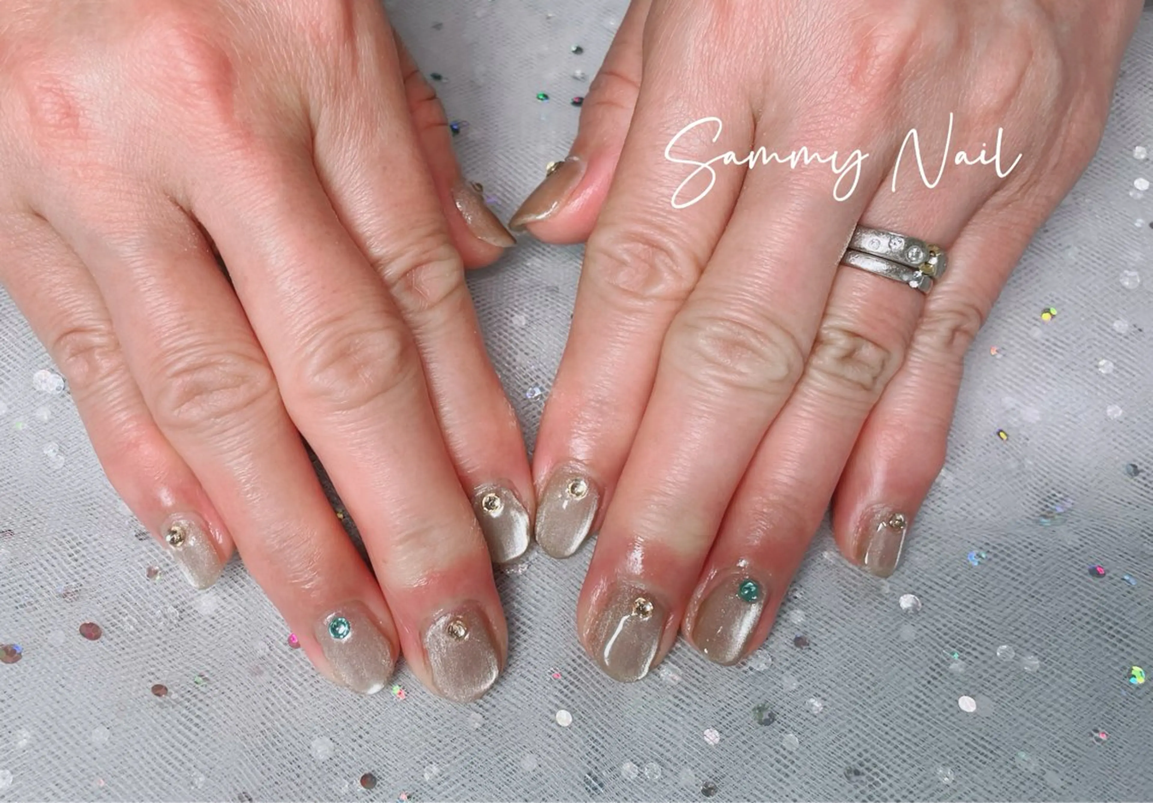 ネイル マグネットネイル マグネットワンカラー ワンカラーネイル ストーンネイル Sammy Nailのネイルデザイン