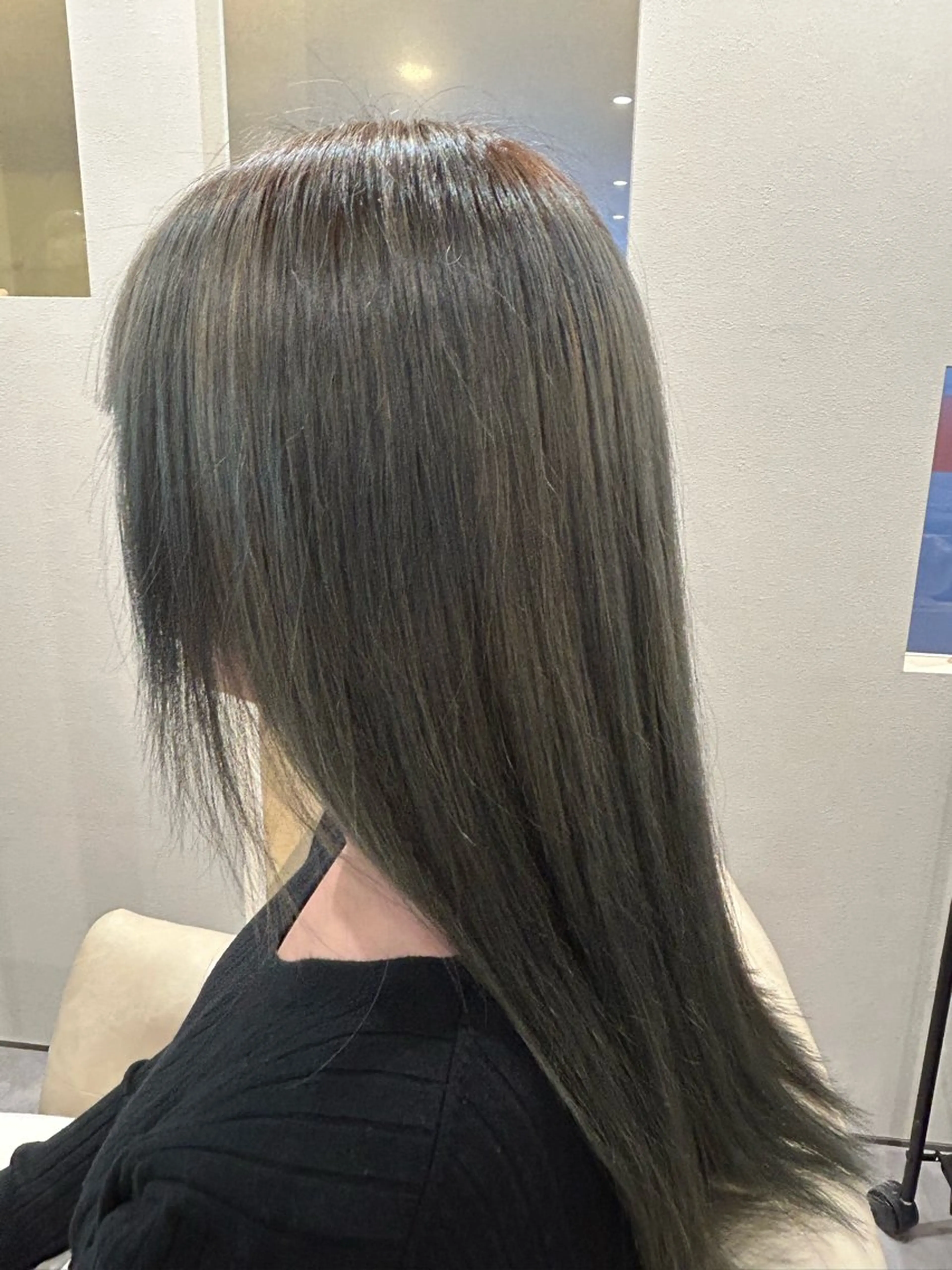 セミロング カラー 五ノ井 一世のヘアスタイル