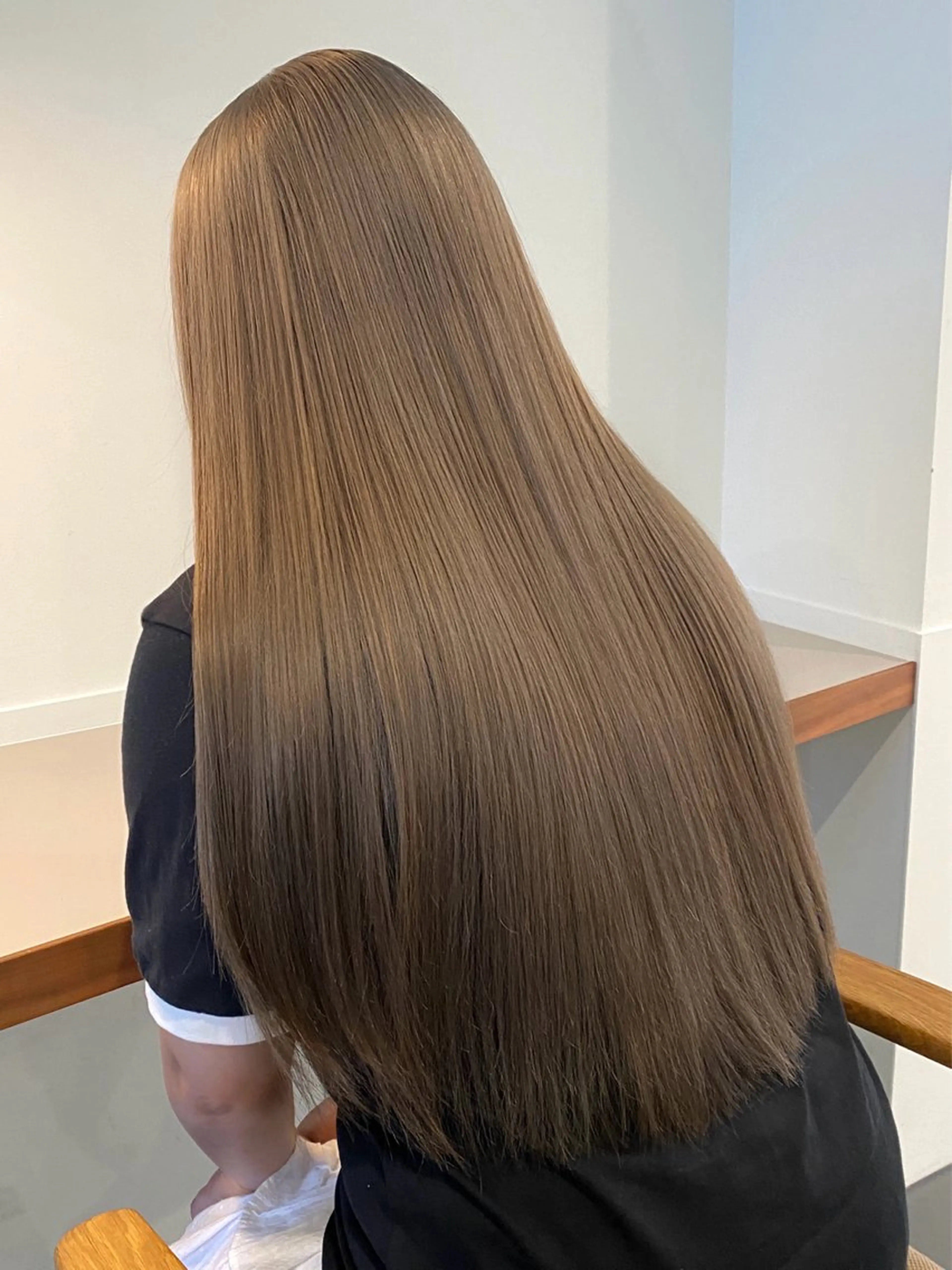 ロング カラー ベージュカラー ブリーチ 透明感カラー ダブルカラー ミルクティーベージュ ヘアカラー 高発色ブリーチ/ ハイレイヤー🪽aiのヘアスタイル