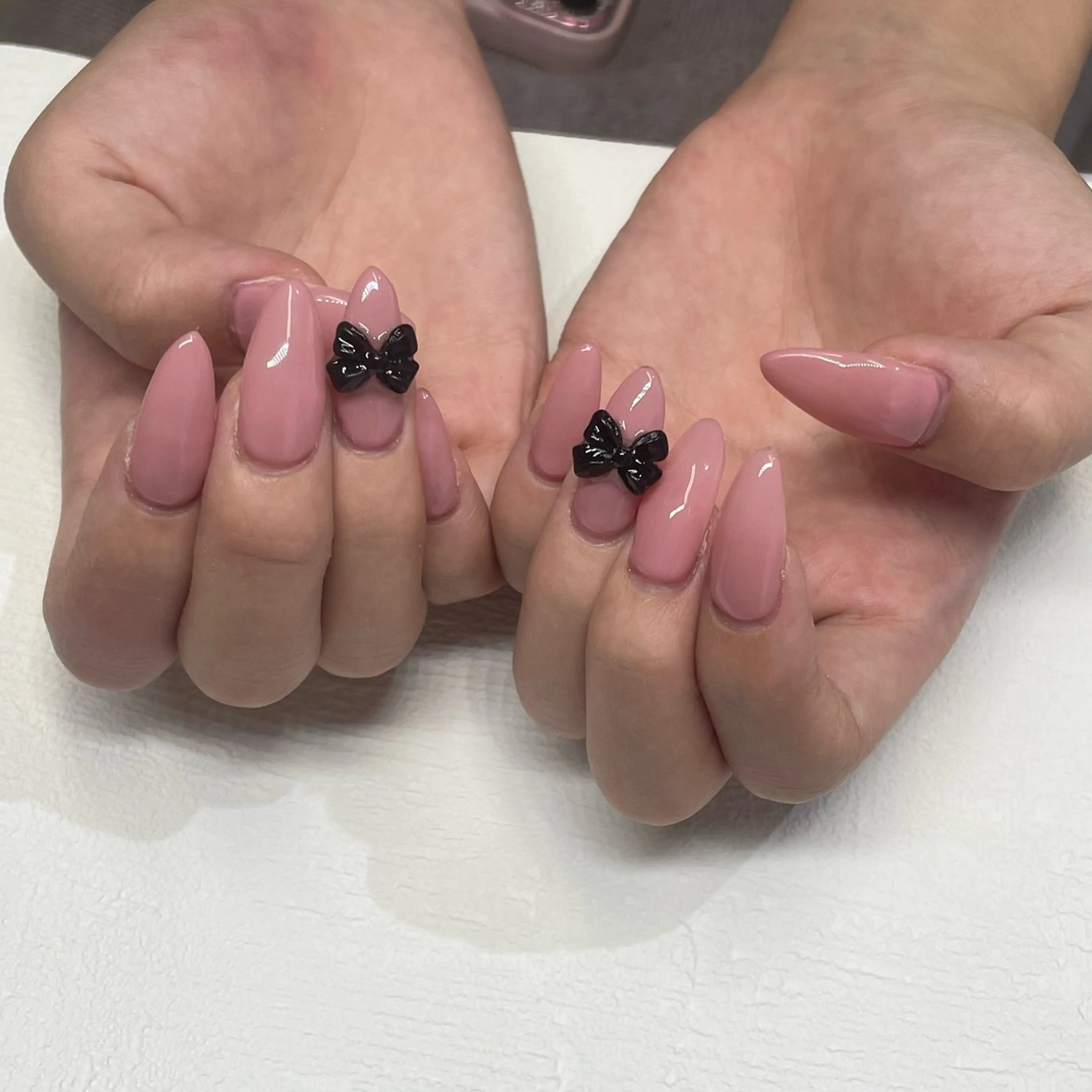 ネイル リボン ハンドネイル 💖𝓜𝓲𝓸 /3月予約受付中💖のネイルデザイン