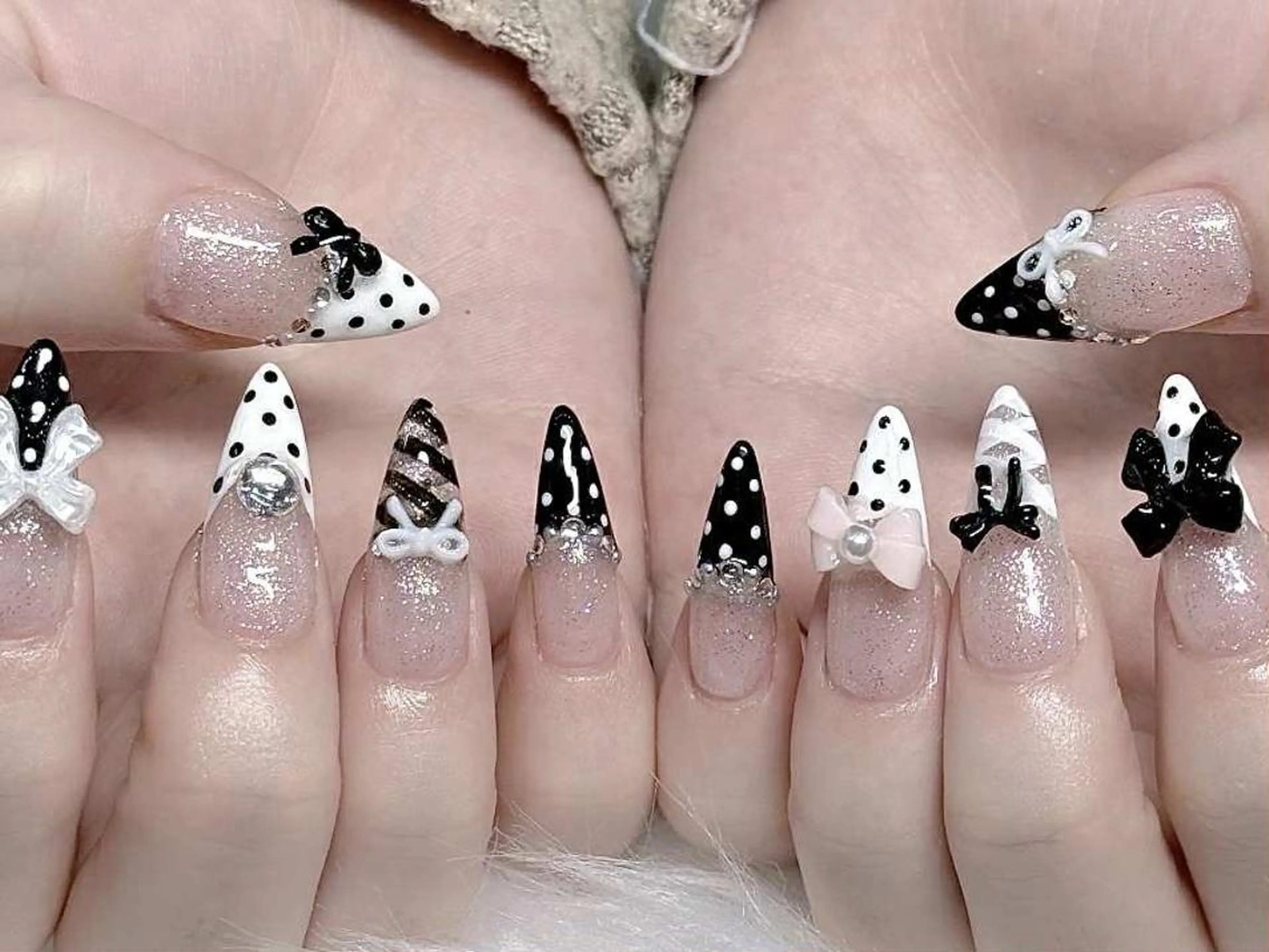 ロング 韓国風ヘア ハンドネイル Bling Salonのネイルデザイン