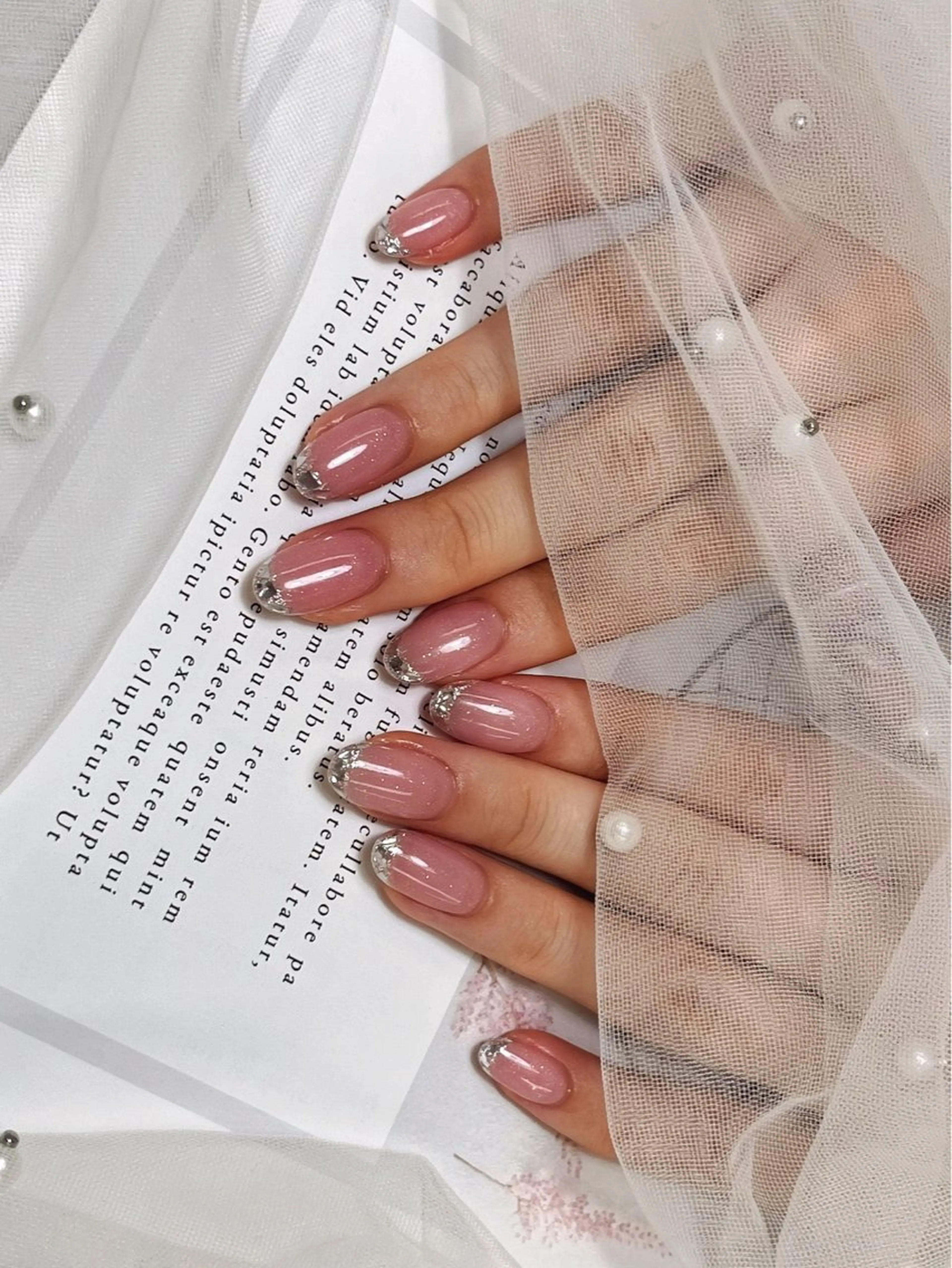 ネイル フレンチネイル ガラスフレンチ RUBYネイルサロン 9Caratsのネイルデザイン