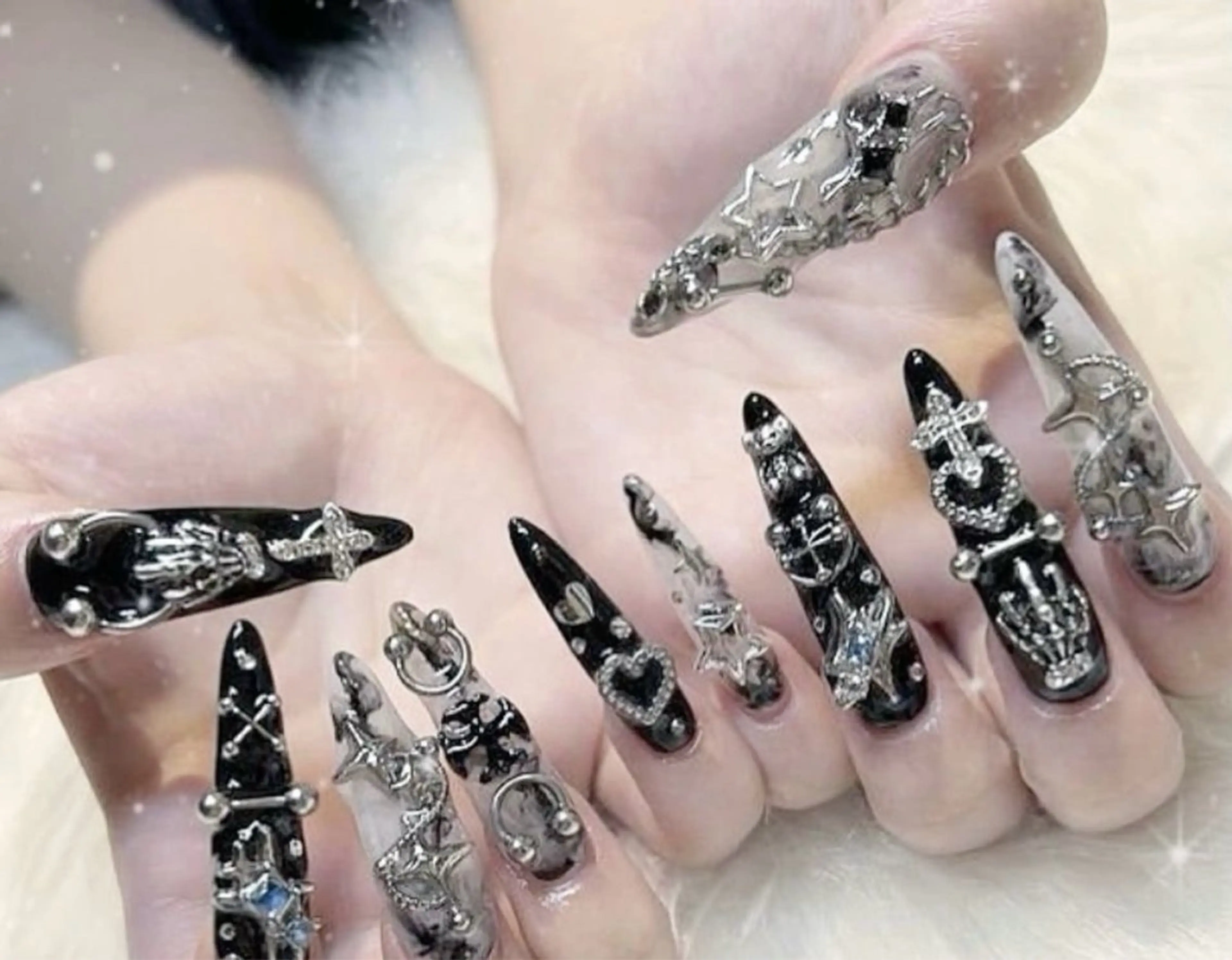 ネイル マグネットネイル ピンク ネイルチップ 冬ネイル クリスマス Lee Nailsのネイルデザイン