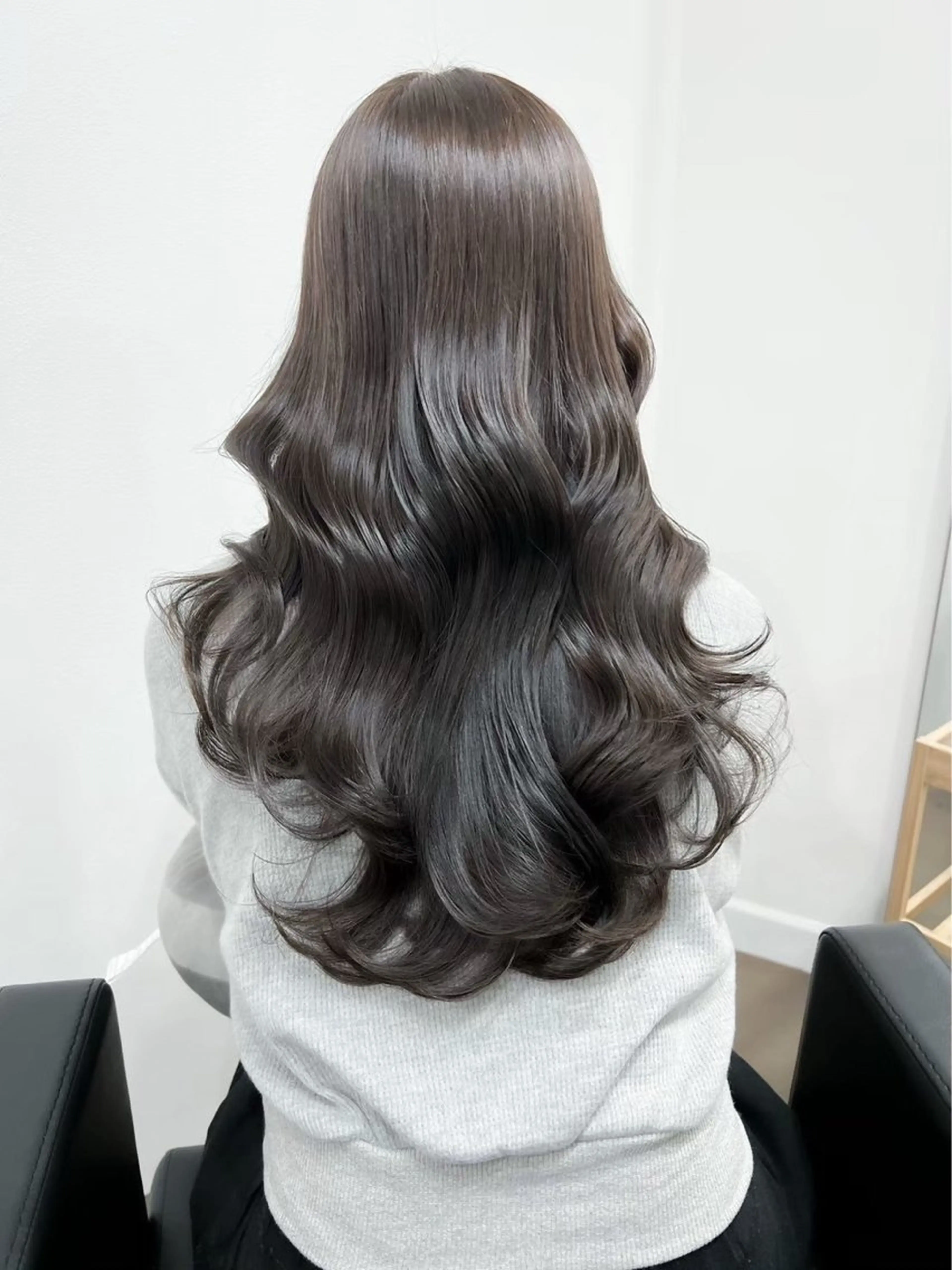 ロング カラー 透明感カラー レイヤーカット カット ヘアカラー トリートメント 透明感カラー特化/ ベージュ/梅田/英輝のヘアスタイル