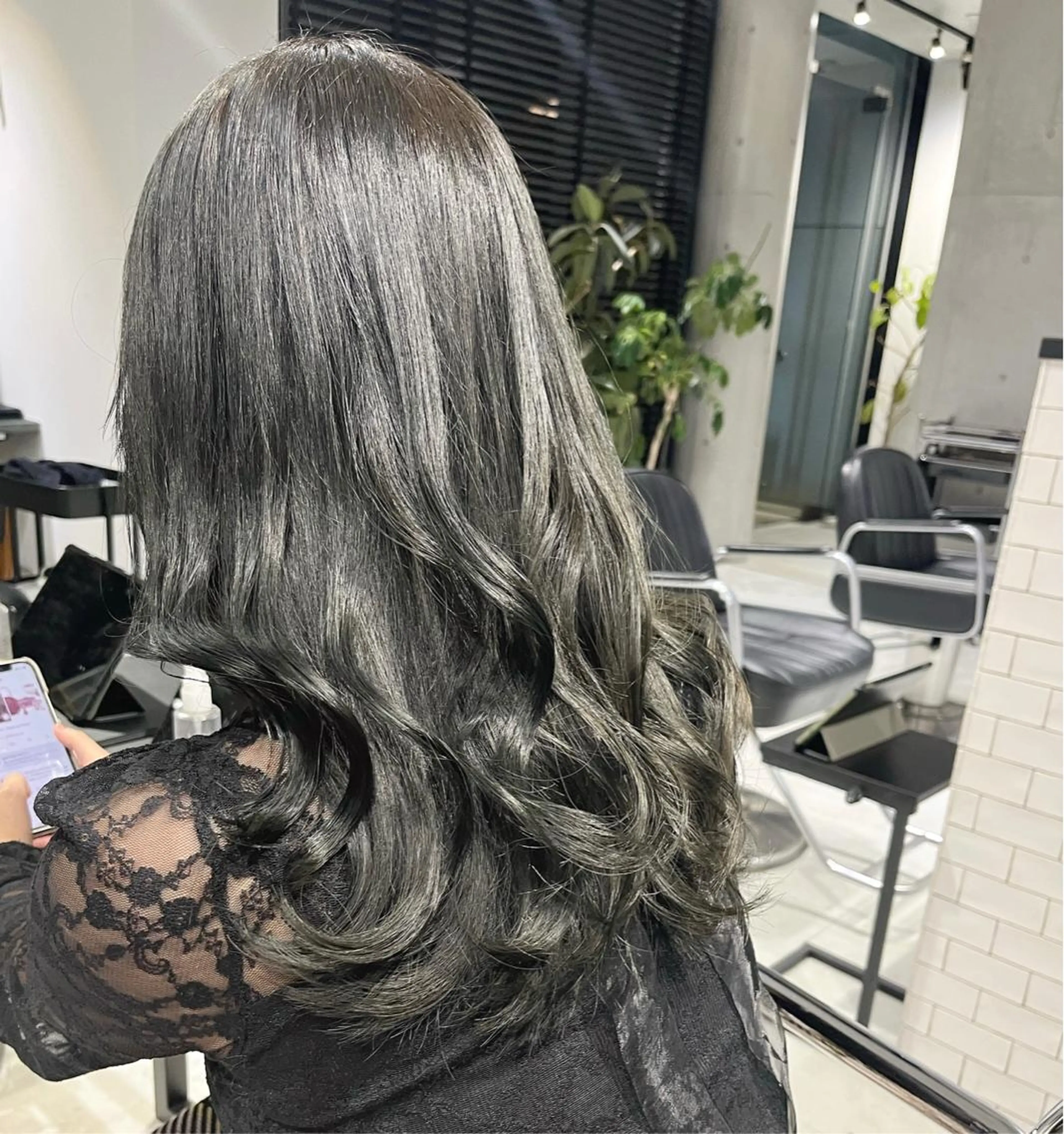 ロング カラー パーマ ヘアアレンジ カット ヘアカラー トリートメント ヘッドスパ 透明感/オリーブ/ グレージュ/YUKAのヘアスタイル