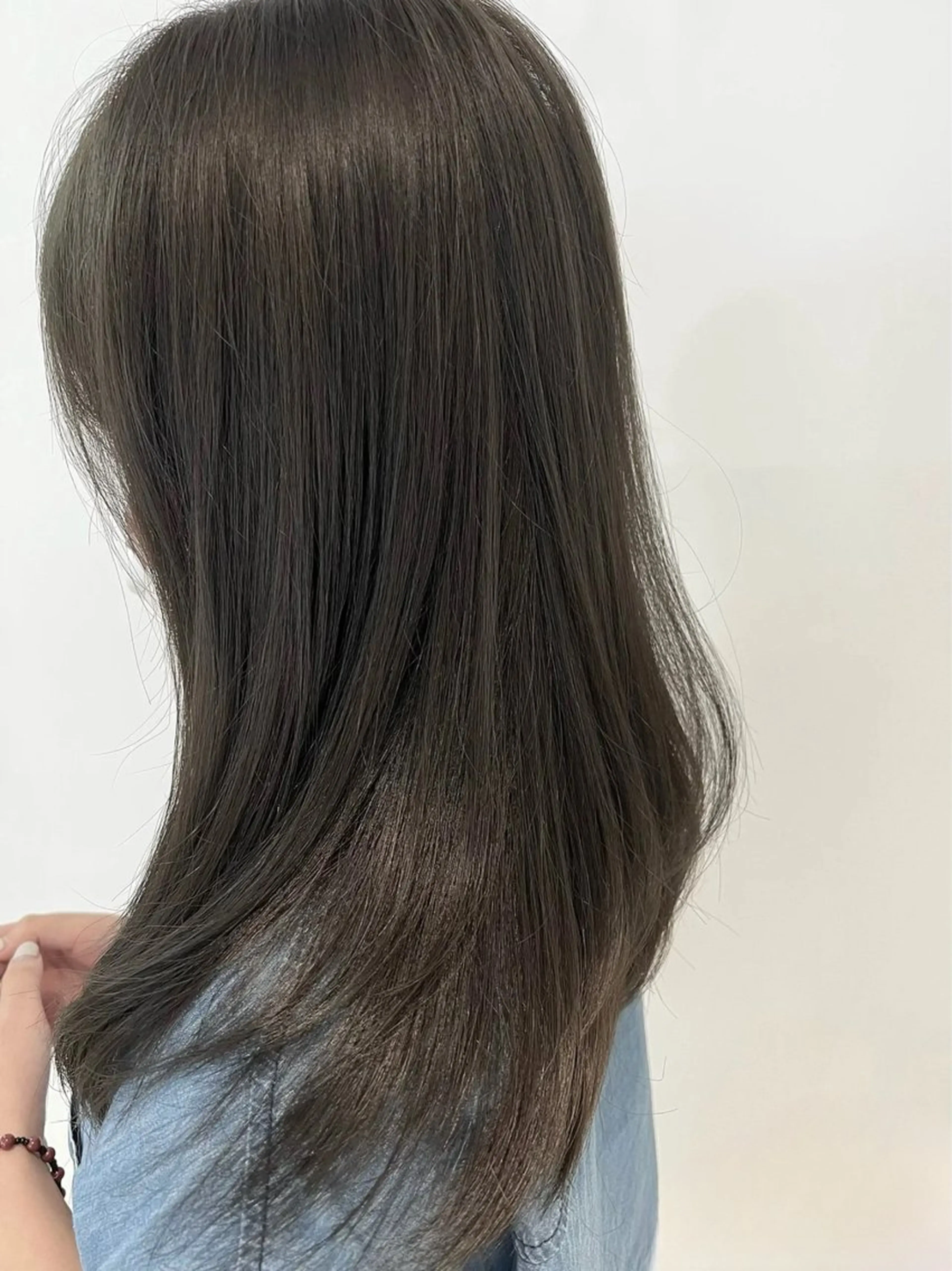 ミディアム カラー アッシュ 透明感カラー カット ヘアカラー トリートメント 鈴木 一貴のヘアスタイル