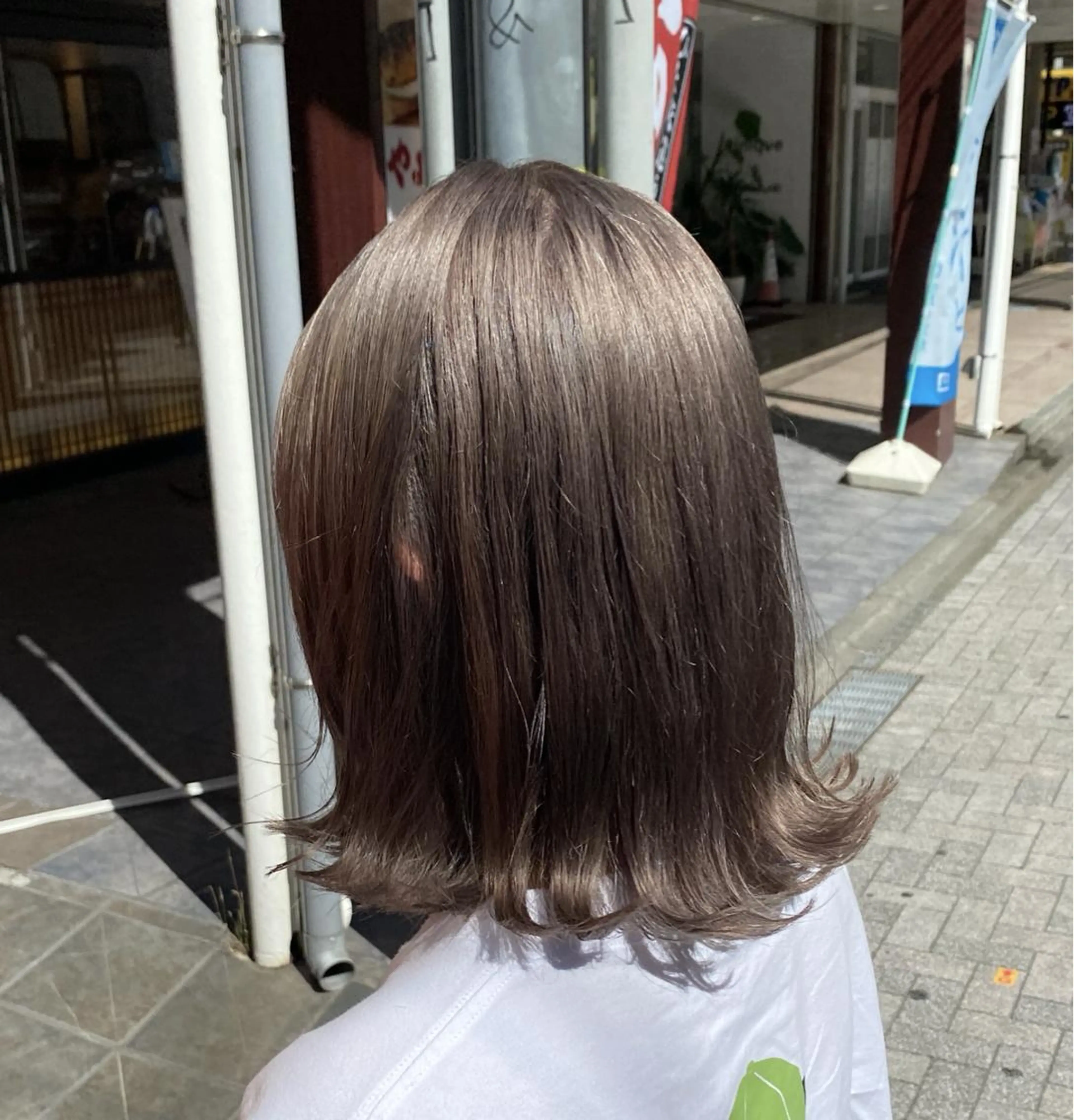 ミディアム カラー ブリーチ グレージュ 町田縮毛矯正/ 髪質改善/美髪特化のヘアスタイル