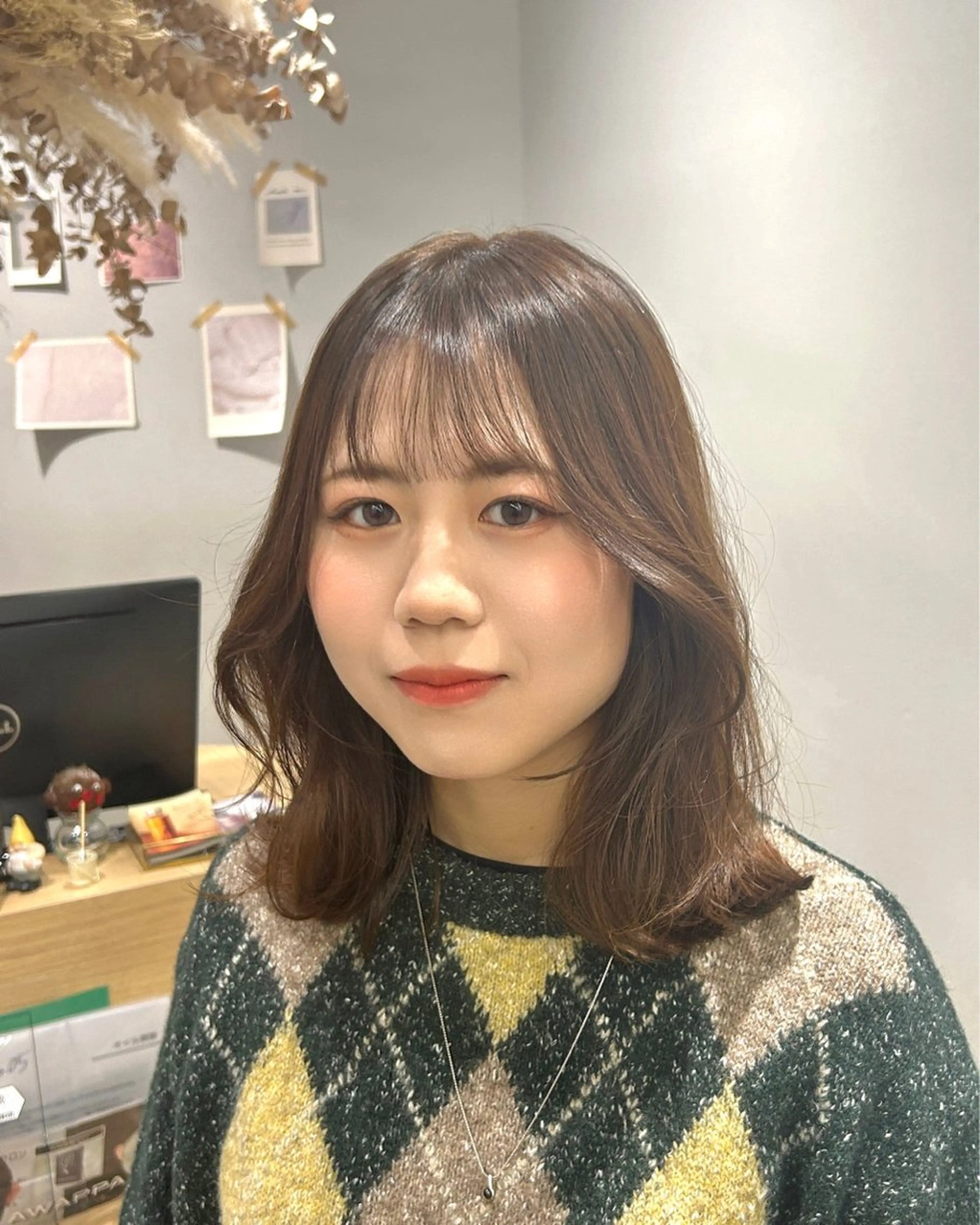 ミディアム カラー ブリーチ 透明感カラー ブリーチなしカラー オリーブカラー くびれヘア 韓国ヘア×レイヤー カット/上田丈也のヘアスタイル