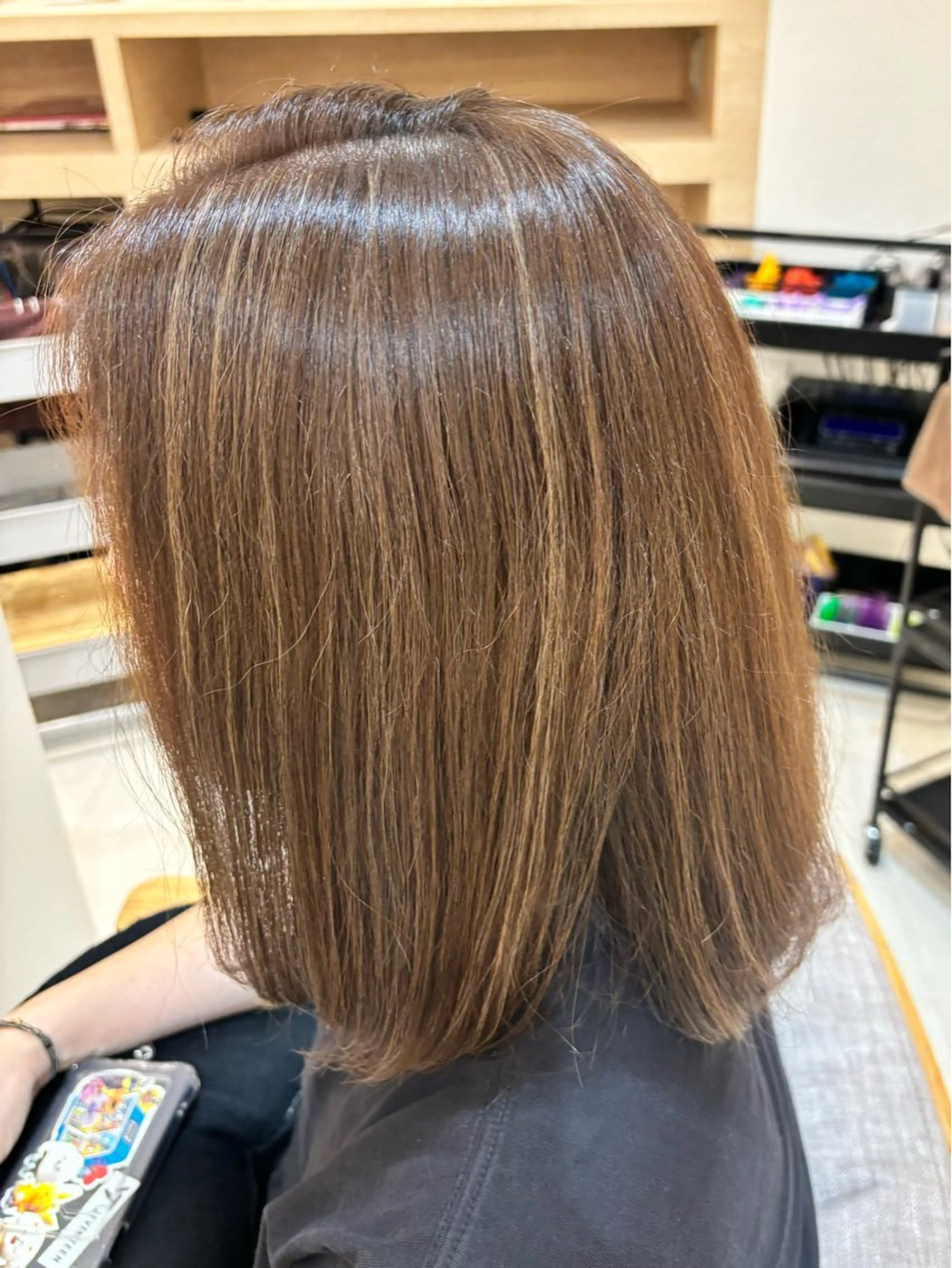 ミディアム ハイライト ヘアカラー 佐々木 美空のヘアスタイル