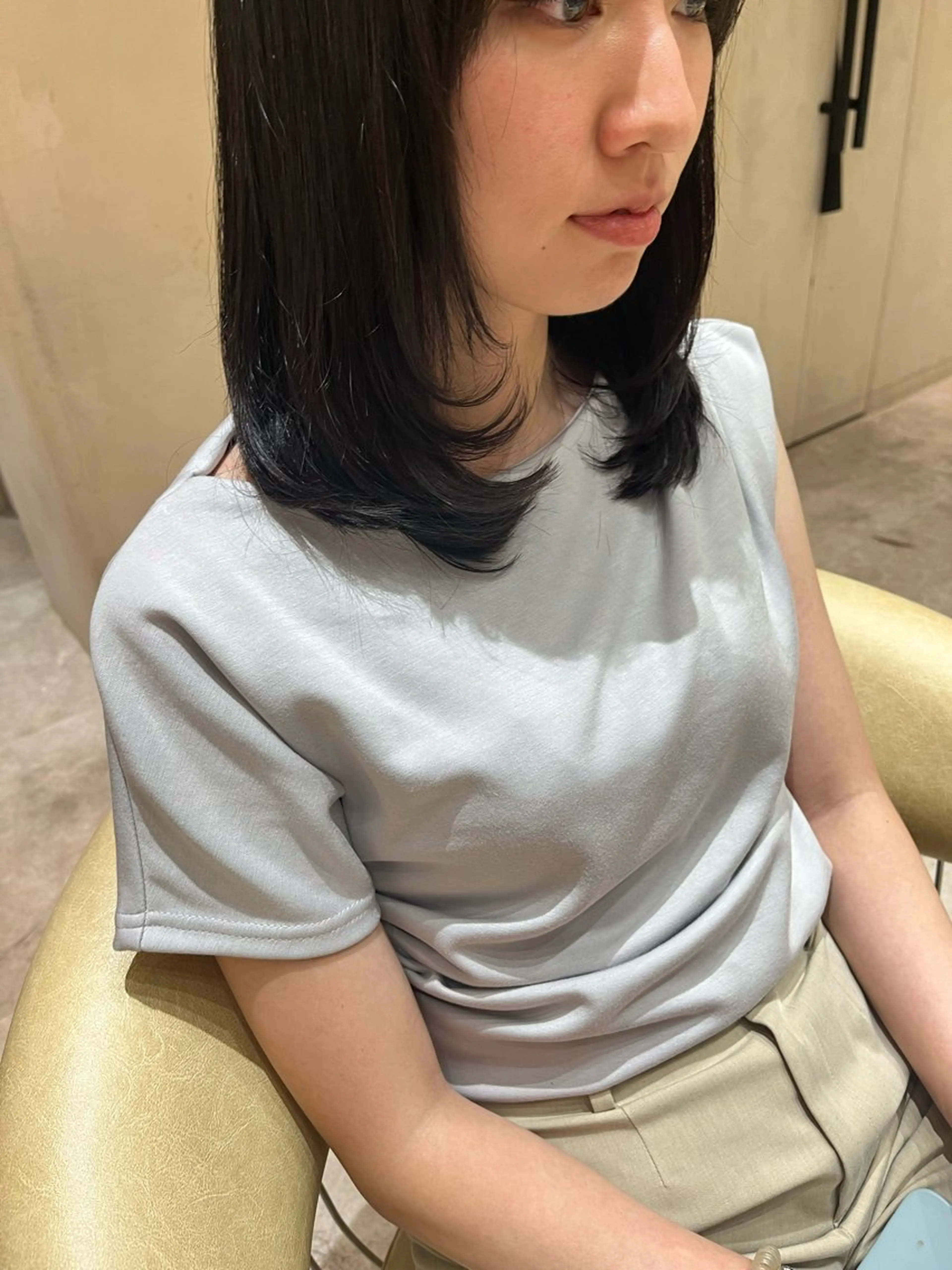 ミディアム レイヤーカット カット 顔周りカット/ 透明感カラー/ユナのヘアスタイル