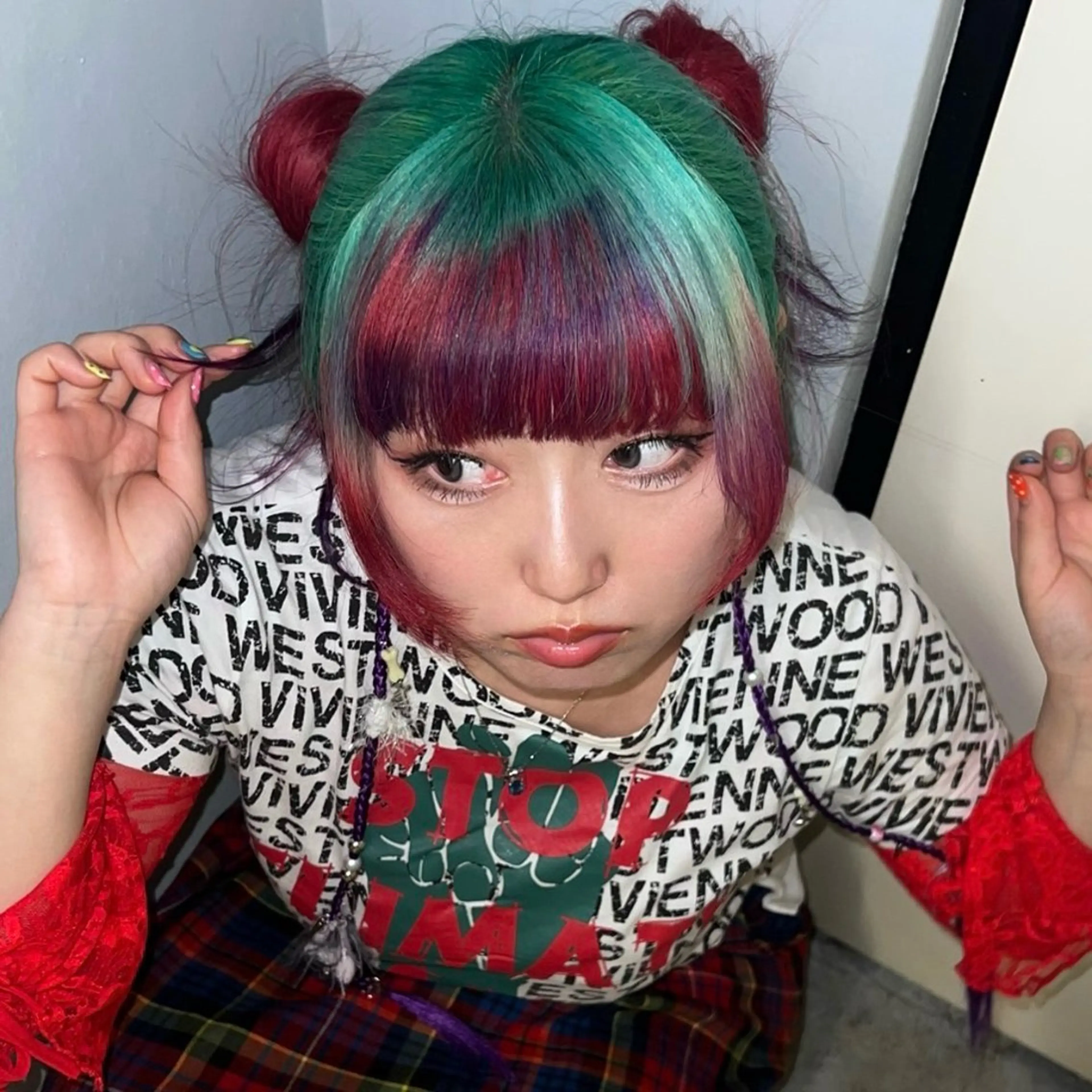 セミロング カラー ヘアカラー 👽KINA👽 派手髪🦖💖✨のヘアスタイル