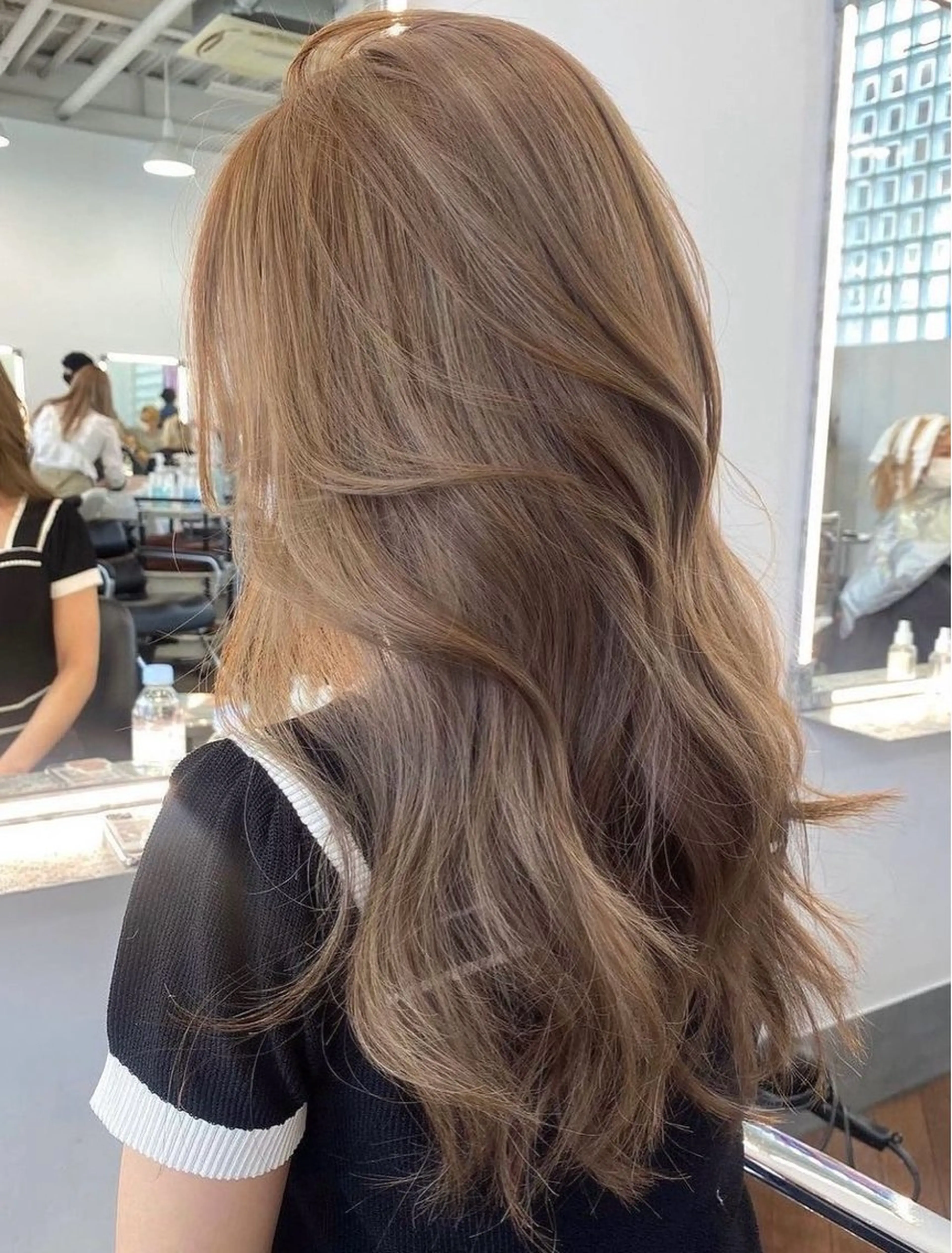ロング カラー ベージュカラー 透明感カラー ヘアカラー トリートメント 🌟小顔レイヤー× 赤み消し透明感カラーのヘアスタイル