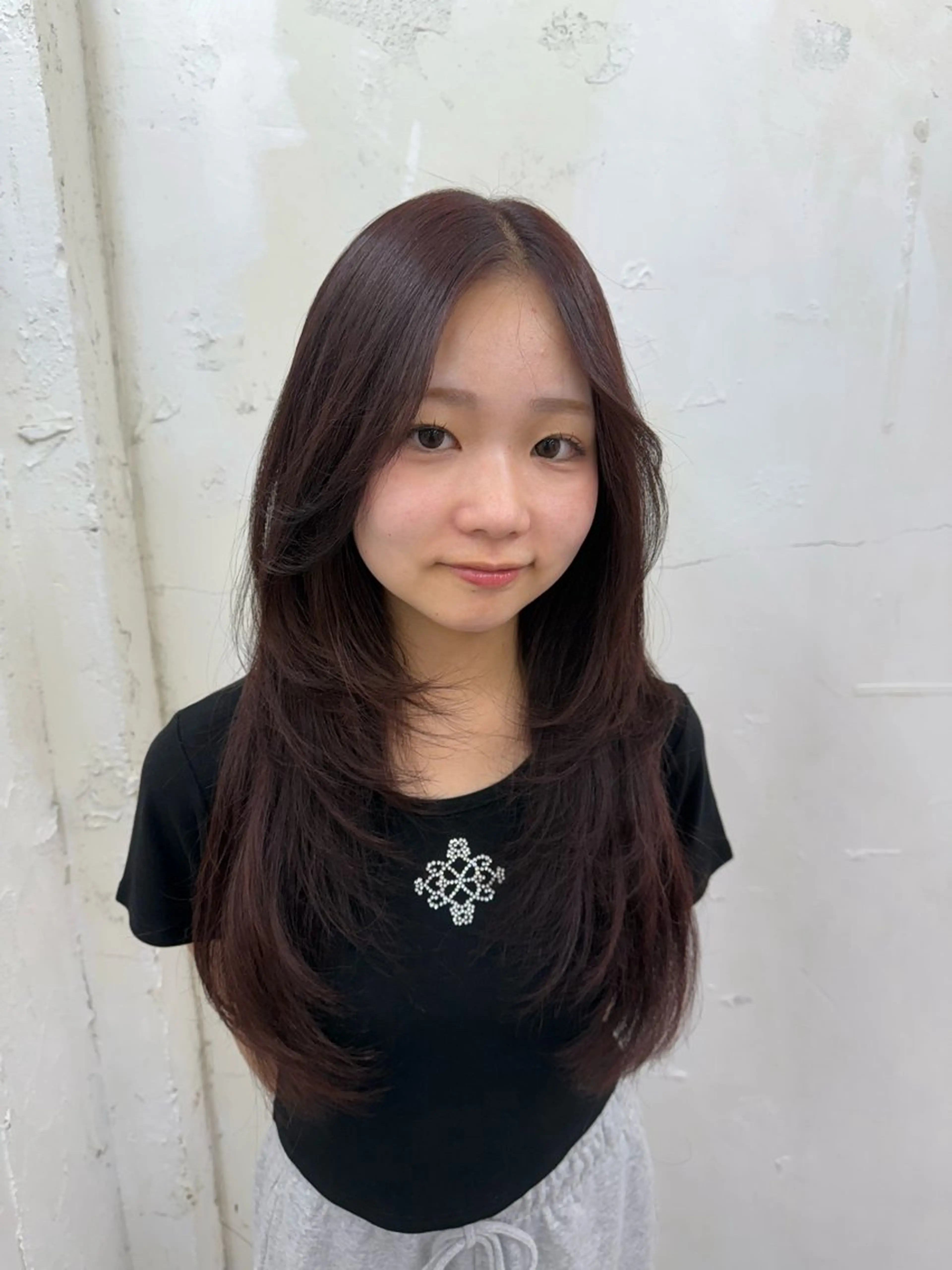 ロング カラー レイヤーカット 𝙃𝘼𝙍𝙐🎀 韓国×エクステのヘアスタイル