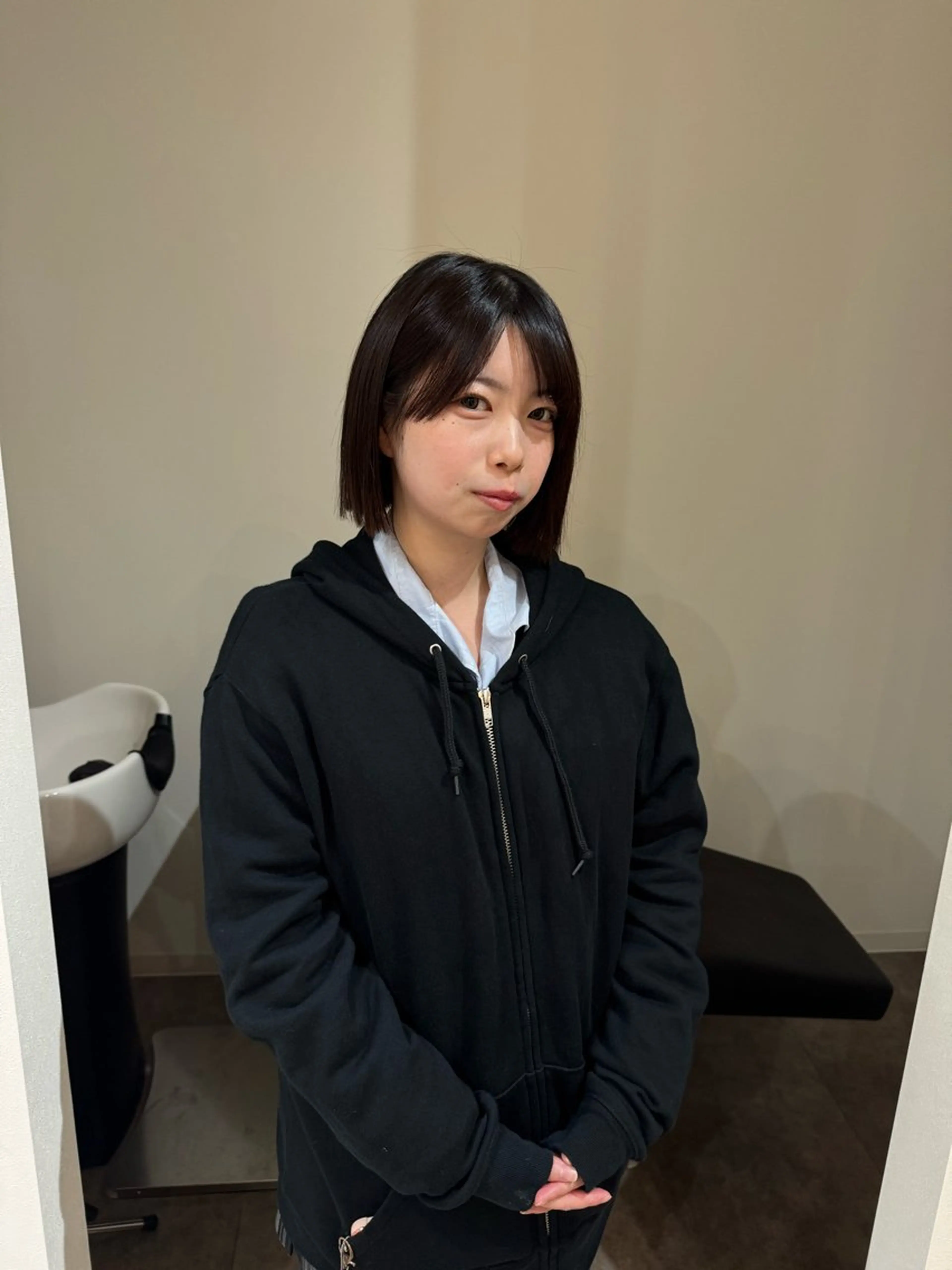 ショート カラー 大人な抜け感レイヤー remi🖤のヘアスタイル