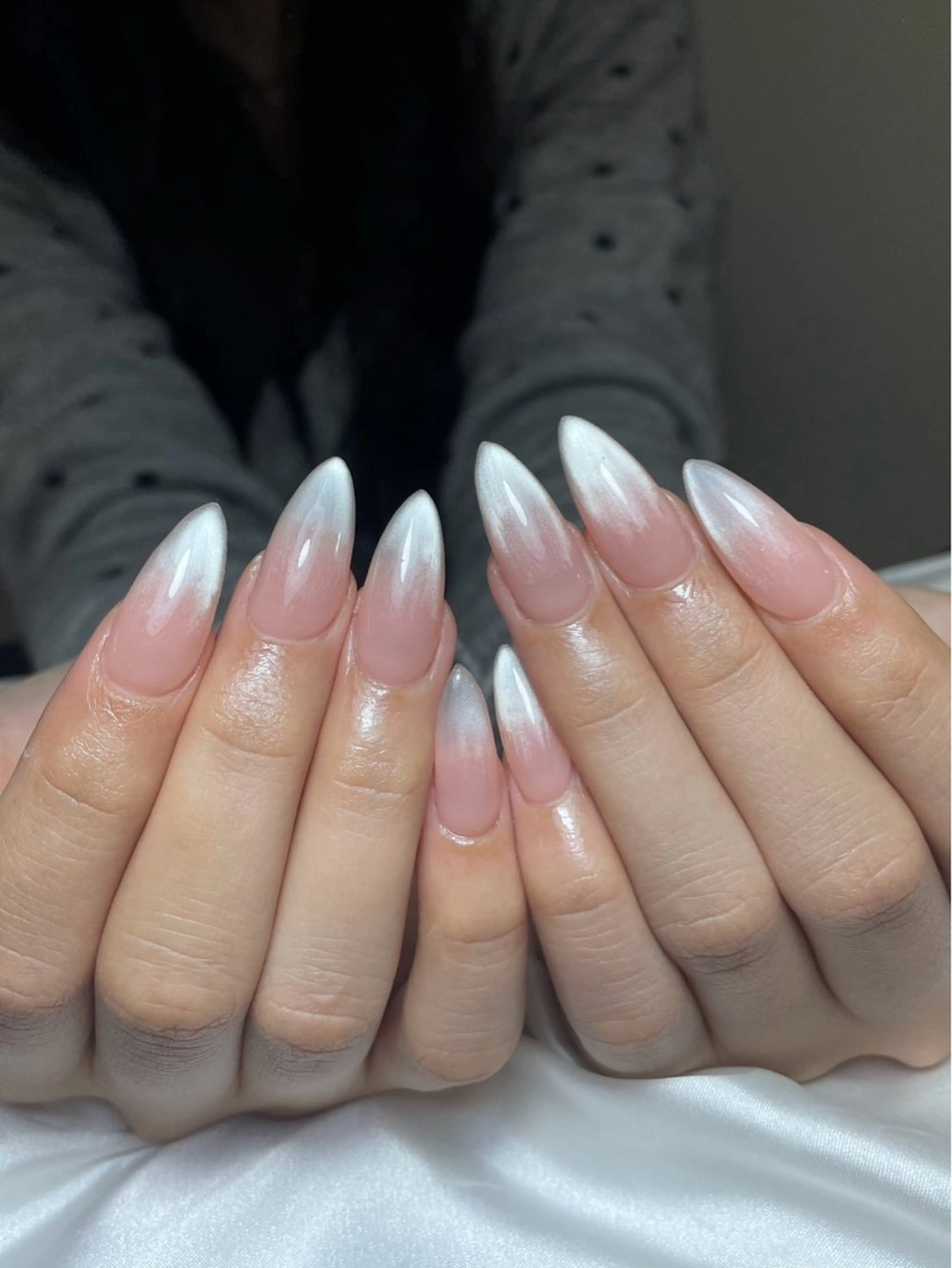 ネイル チークネイル 長さ出し フットネイル ジェルネイル 卒業式 𝓐𝓷𝓻𝓲 XiinhNailのネイルデザイン