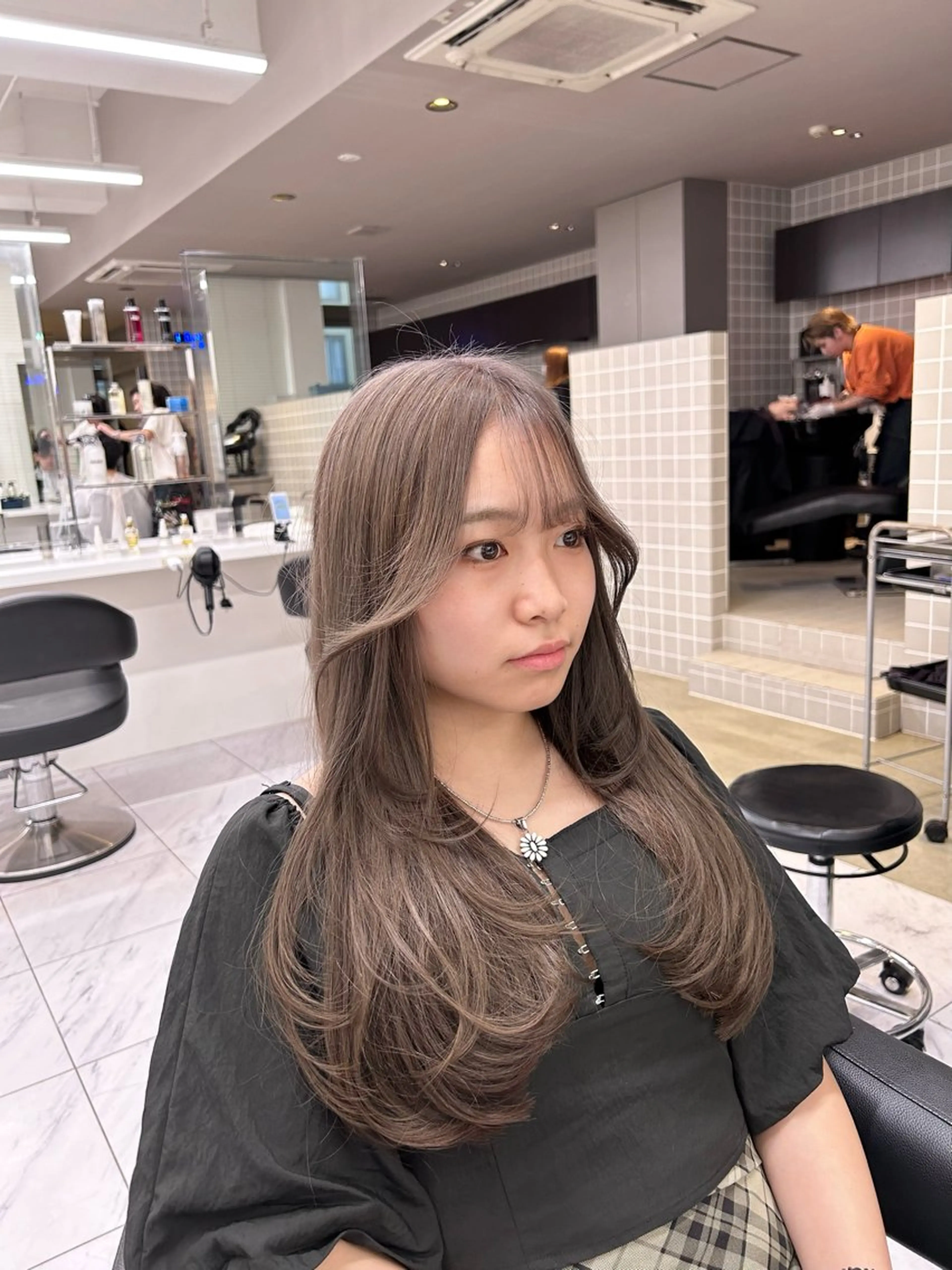 カラー ヘアカラー トリートメント 透明感ベージュ🤎 ナチュラルレイヤーのヘアスタイル