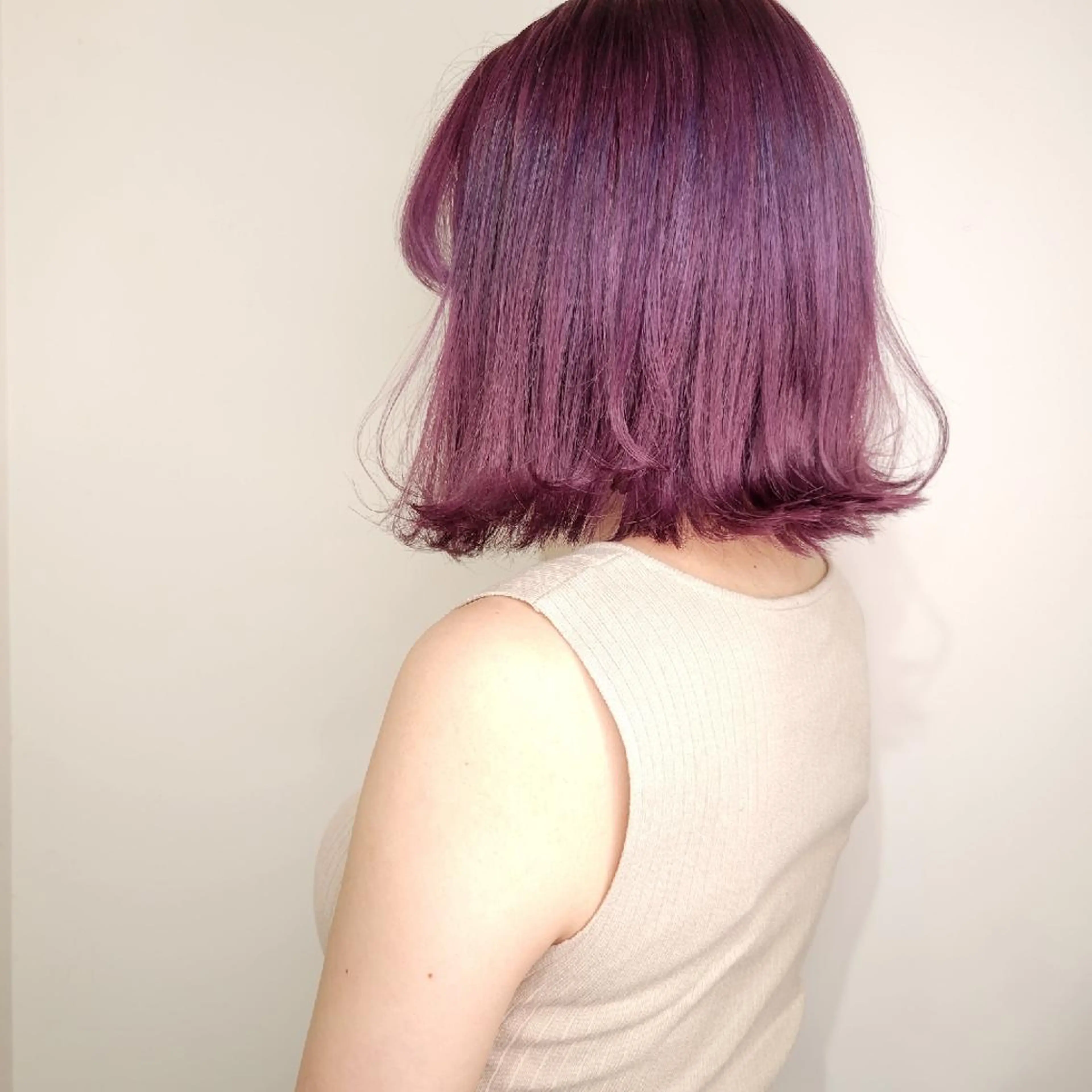 ミディアム 切りっぱなしボブ ボブ カット ヘアカラー トリートメント 🇰🇷透明感×ハイ トーン🌟tomoのヘアスタイル