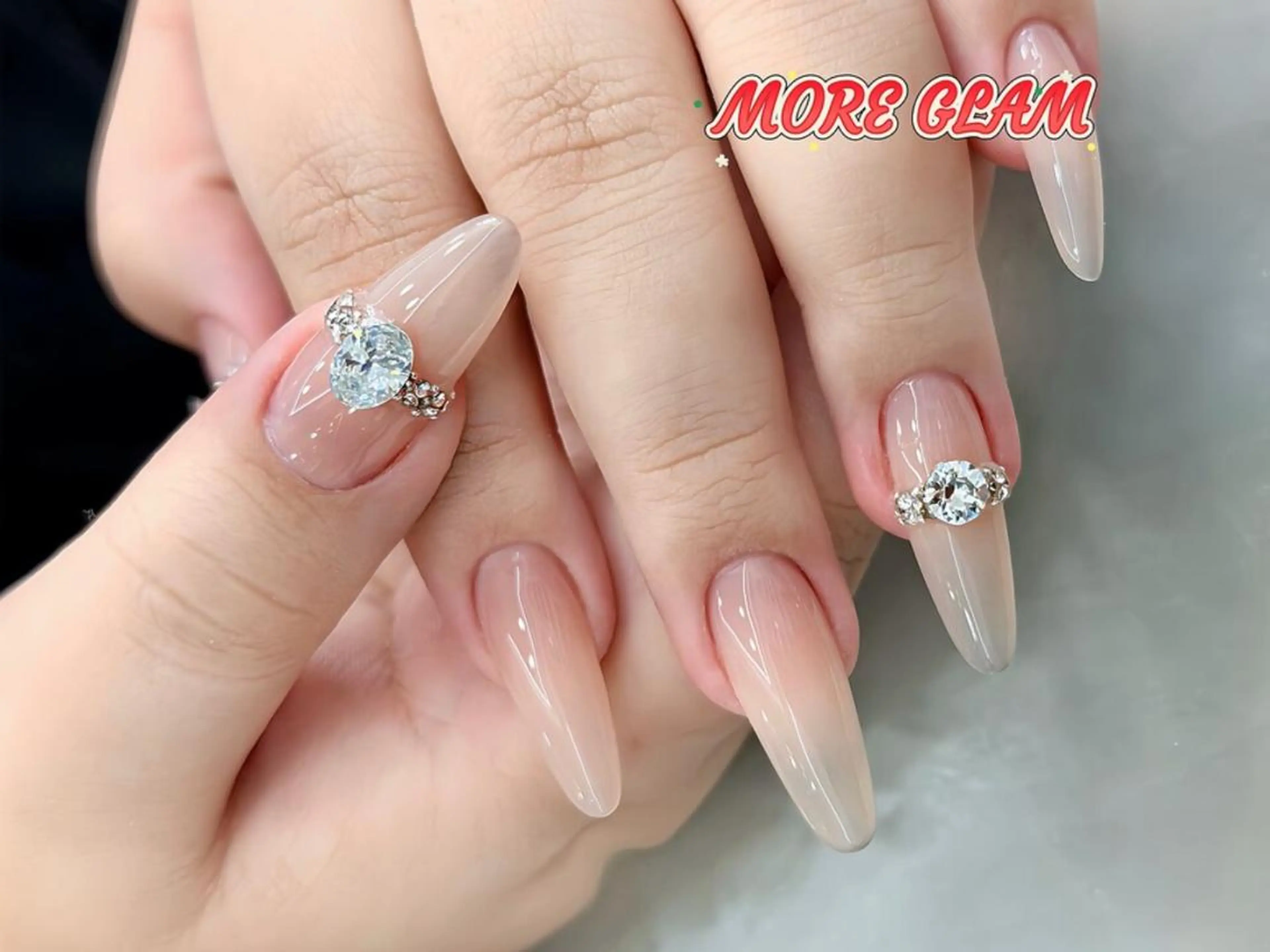 ネイル 長さ出し フットネイル フレンチネイル ジェルネイル ガラスフレンチ MoreGlam ネイルのネイルデザイン