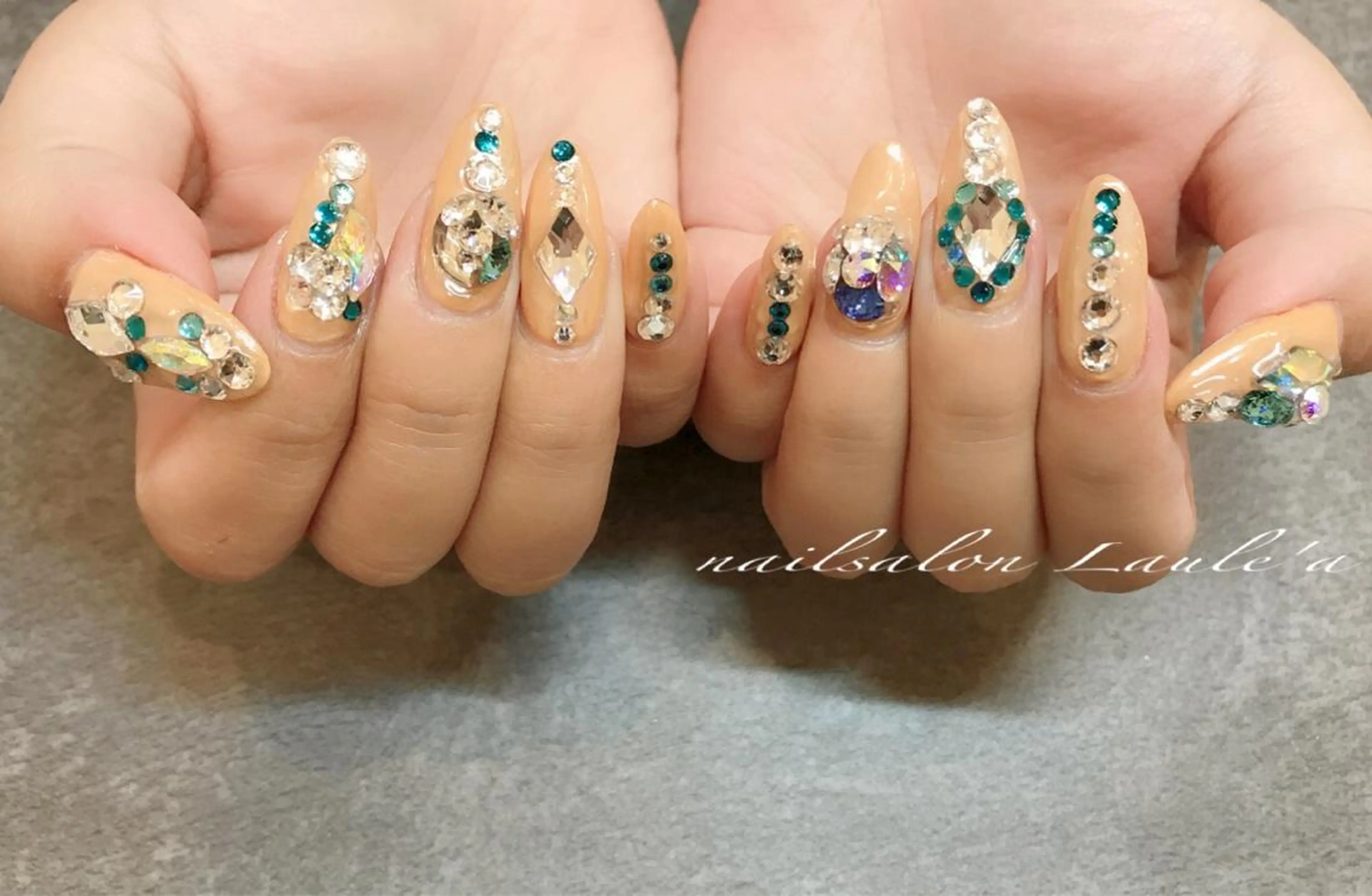 ネイル nailsalon Laule'aのネイルデザイン